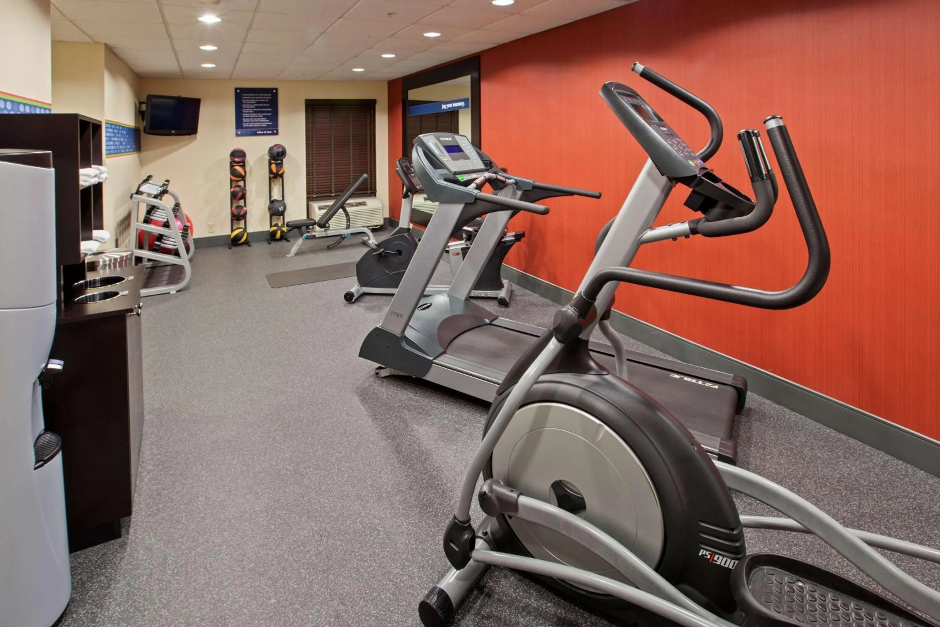 Fitness centre/facilities in Hampton Inn Dickson
