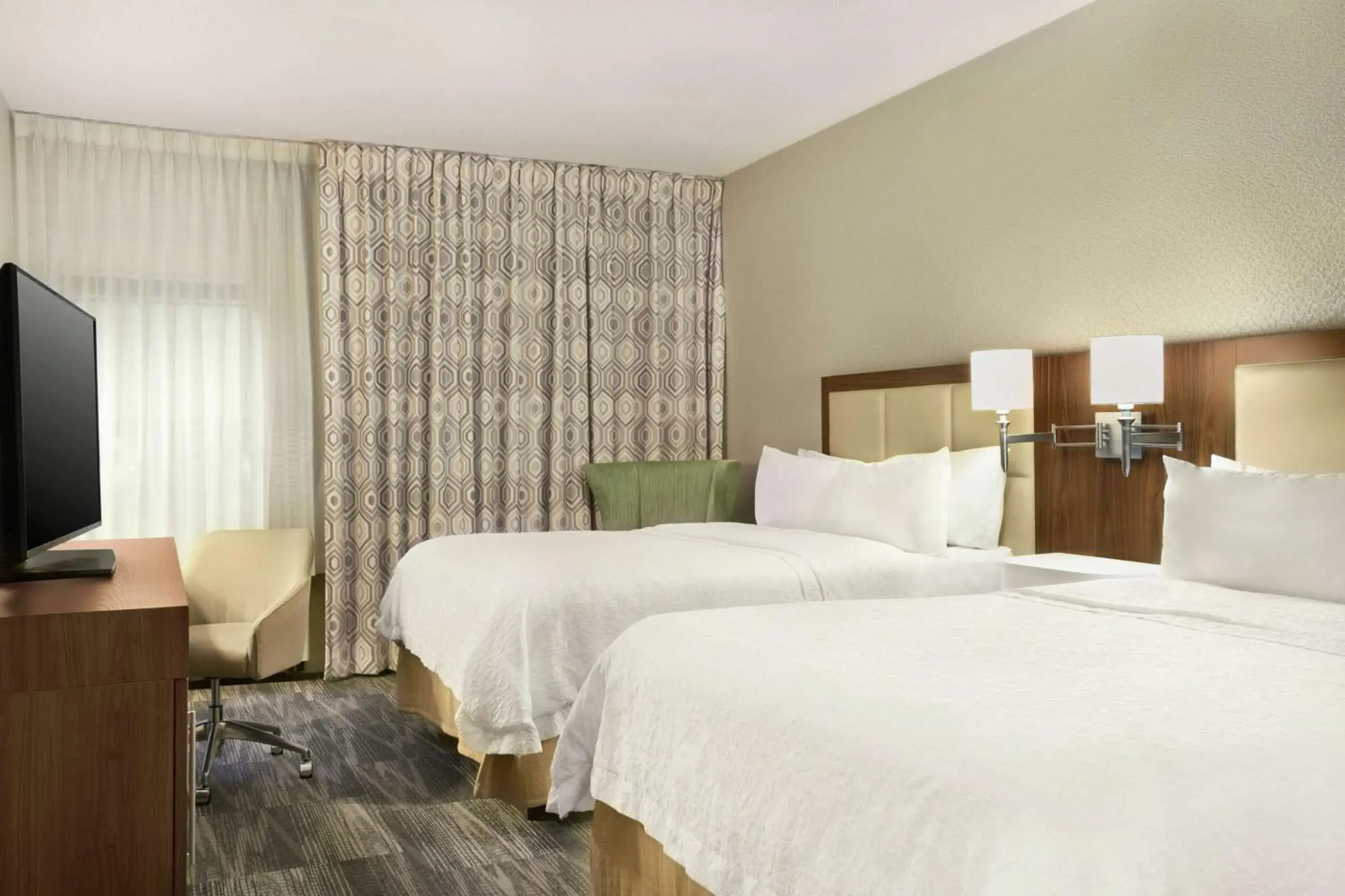 Room with Two Queen Beds - Non-Smoking in Hampton Inn Findlay Room with Two Queen Beds - Non-Smoking in Hampton Inn Findlay