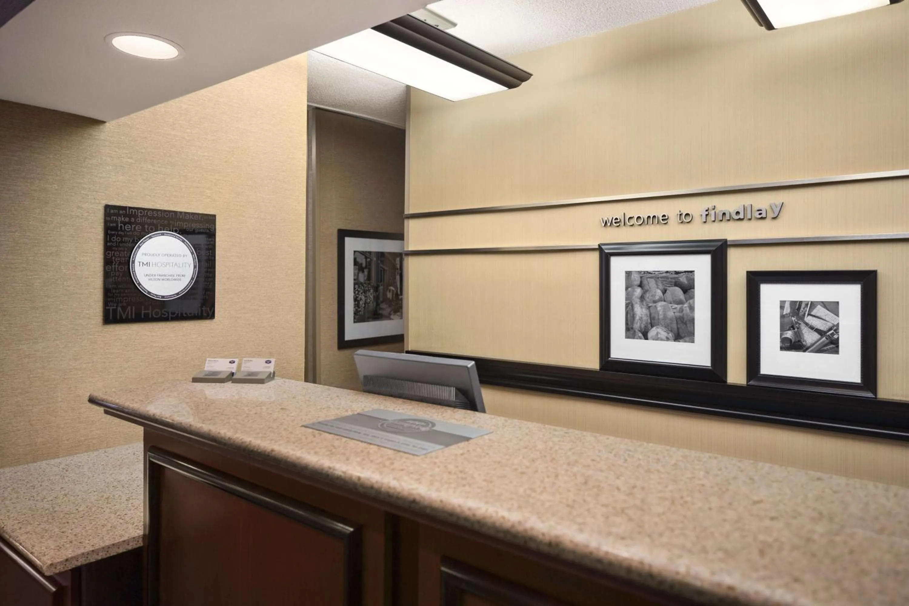 Lobby or reception in Hampton Inn Findlay
