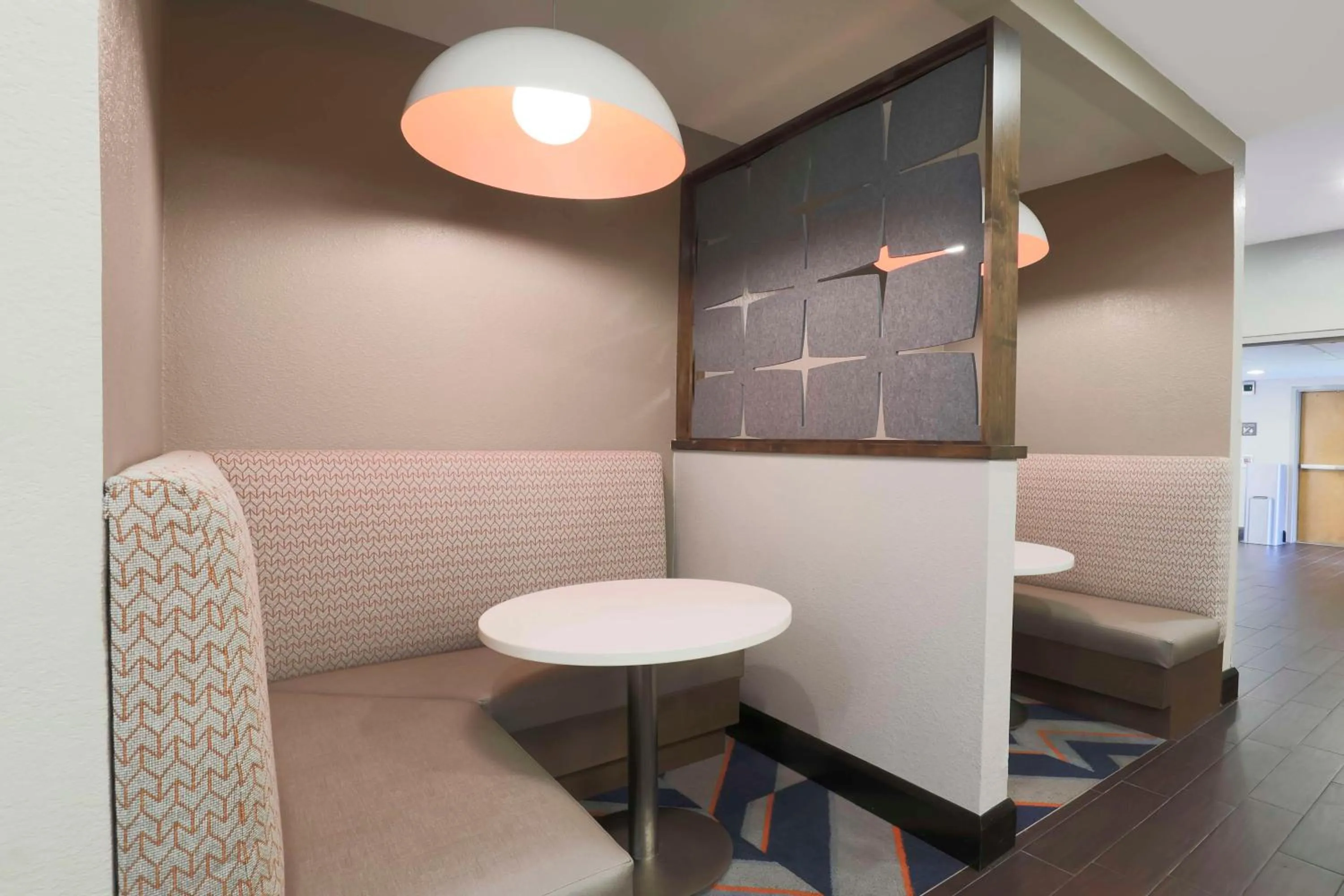 Lobby or reception in Hampton Inn Fort Walton Beach