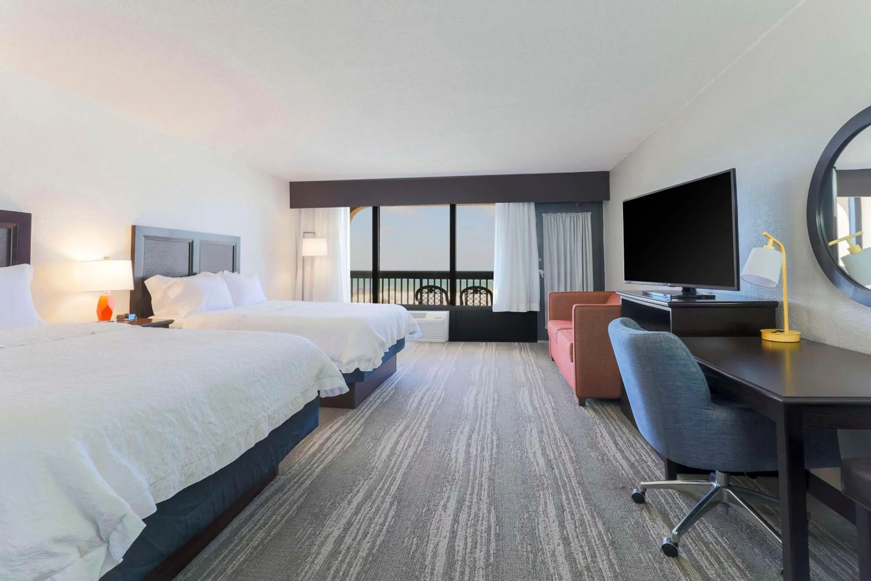 Bedroom, Bed in Hampton Inn Fort Walton Beach