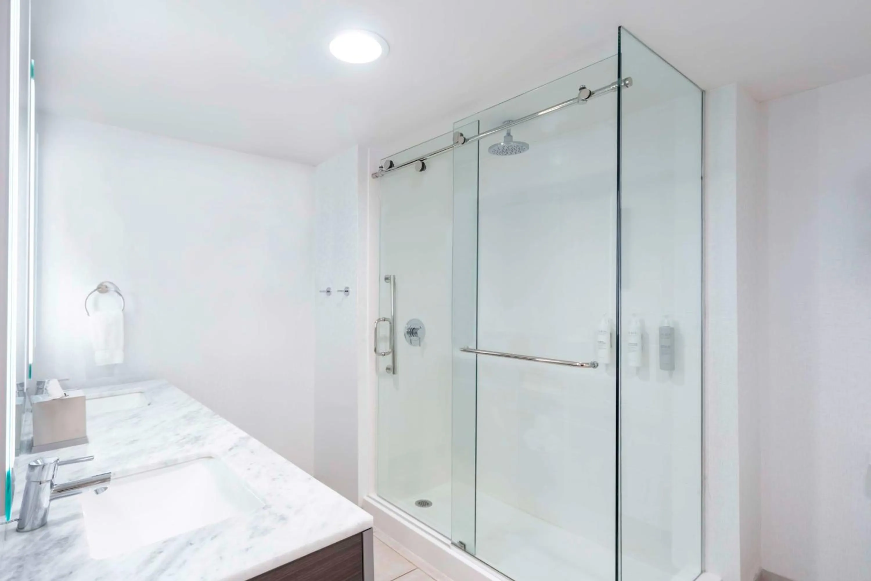 Bathroom in Hilton Garden Inn Freeport Downtown