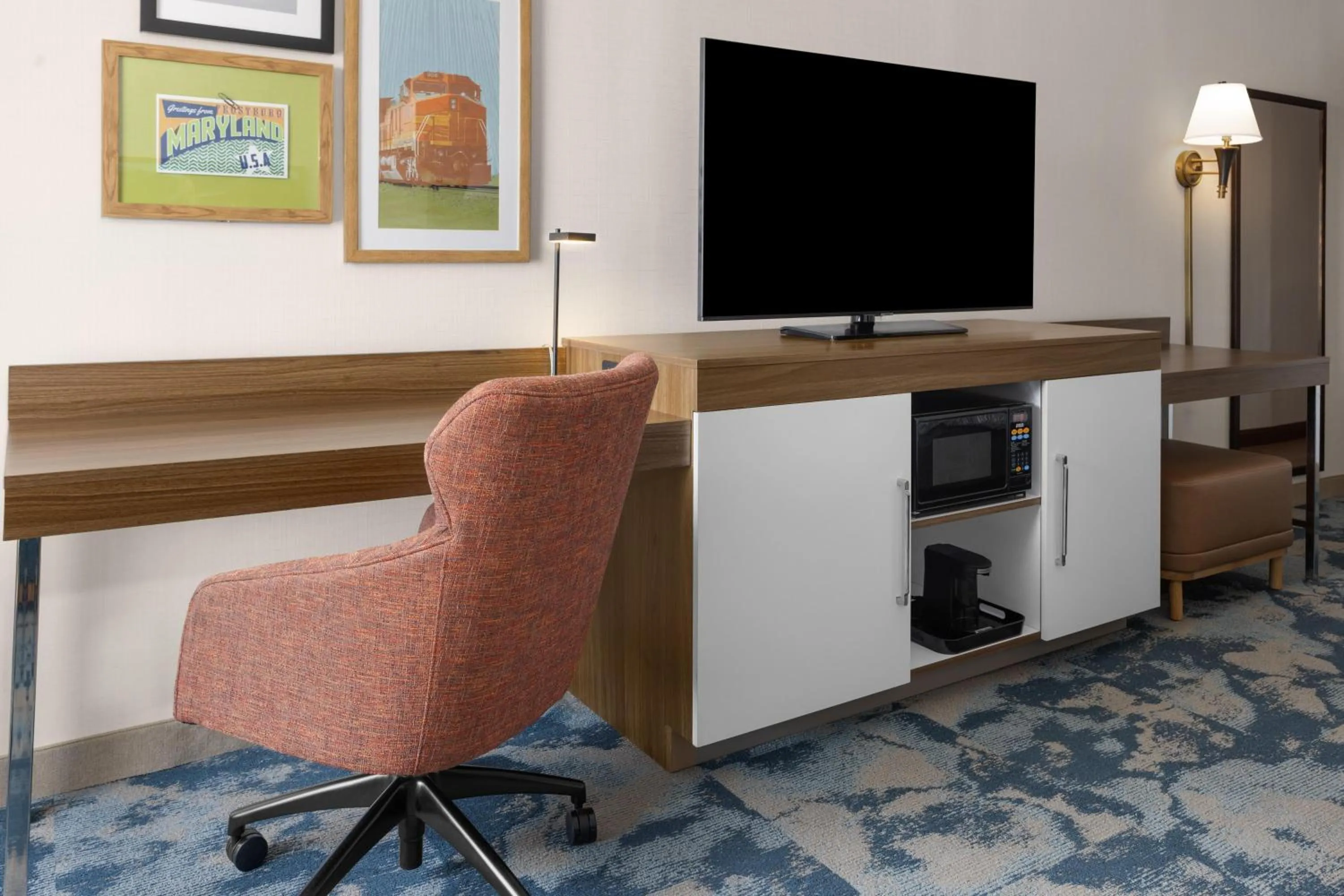 Bedroom in Hampton Inn Frostburg