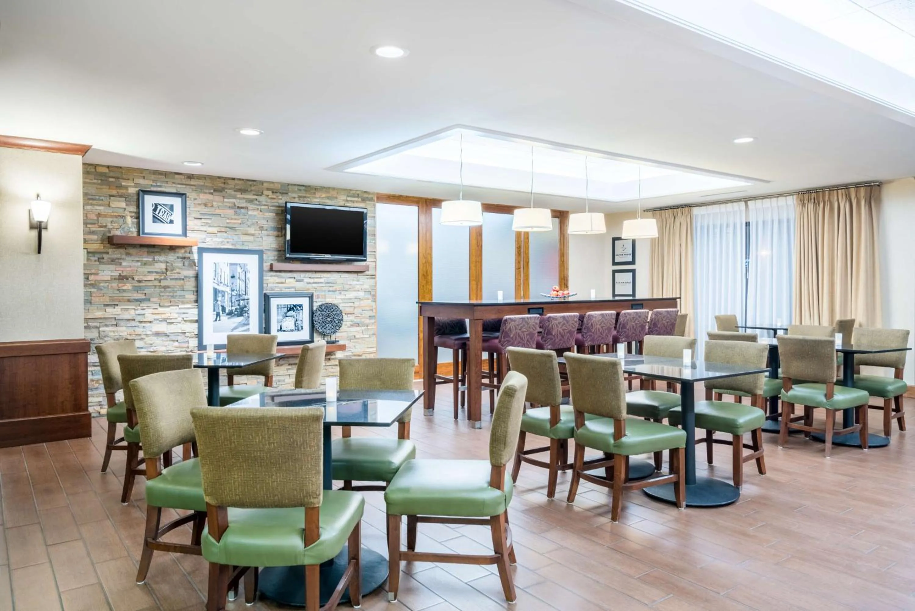 Lobby or reception in Hampton Inn Frostburg