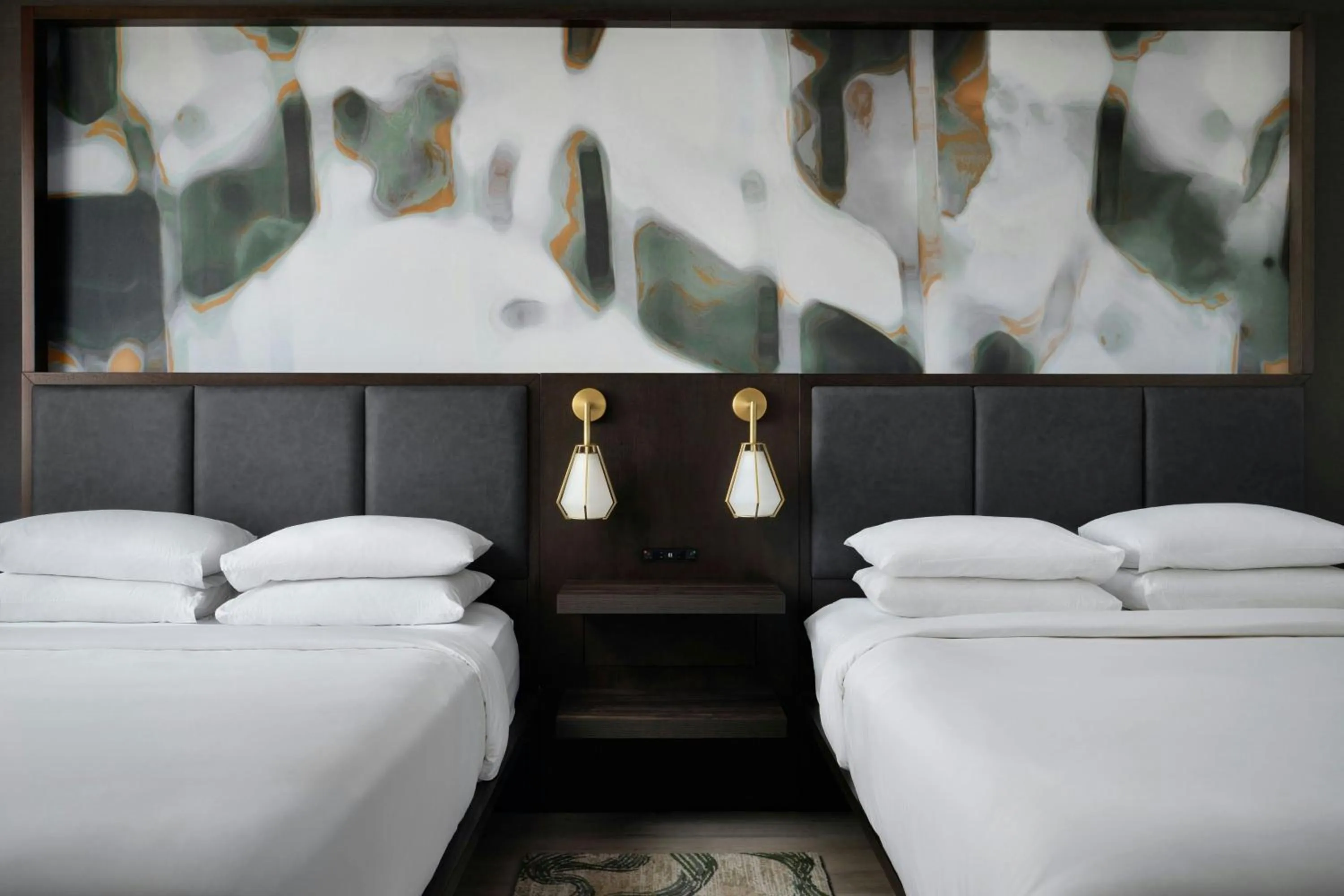 Photo of the whole room, Bed in Indianapolis Marriott East