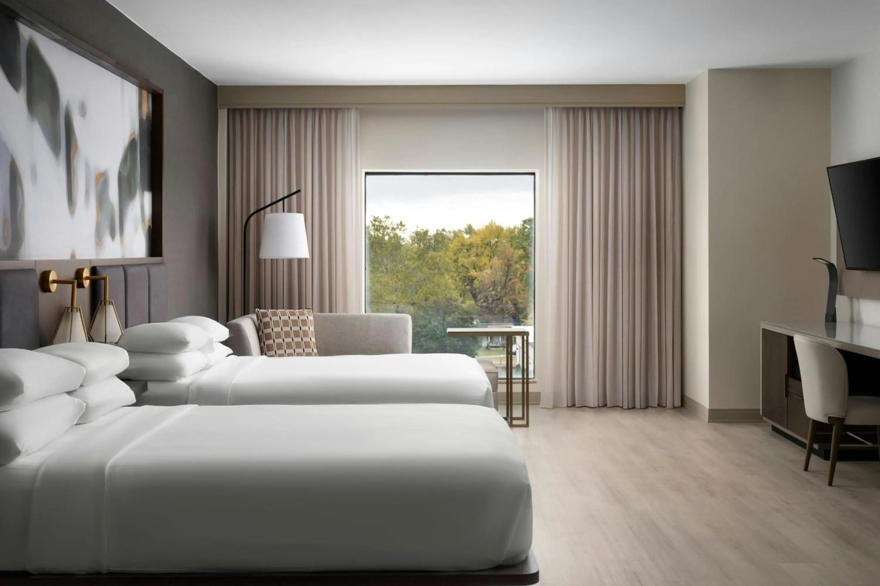 Photo of the whole room, Bed in Indianapolis Marriott East