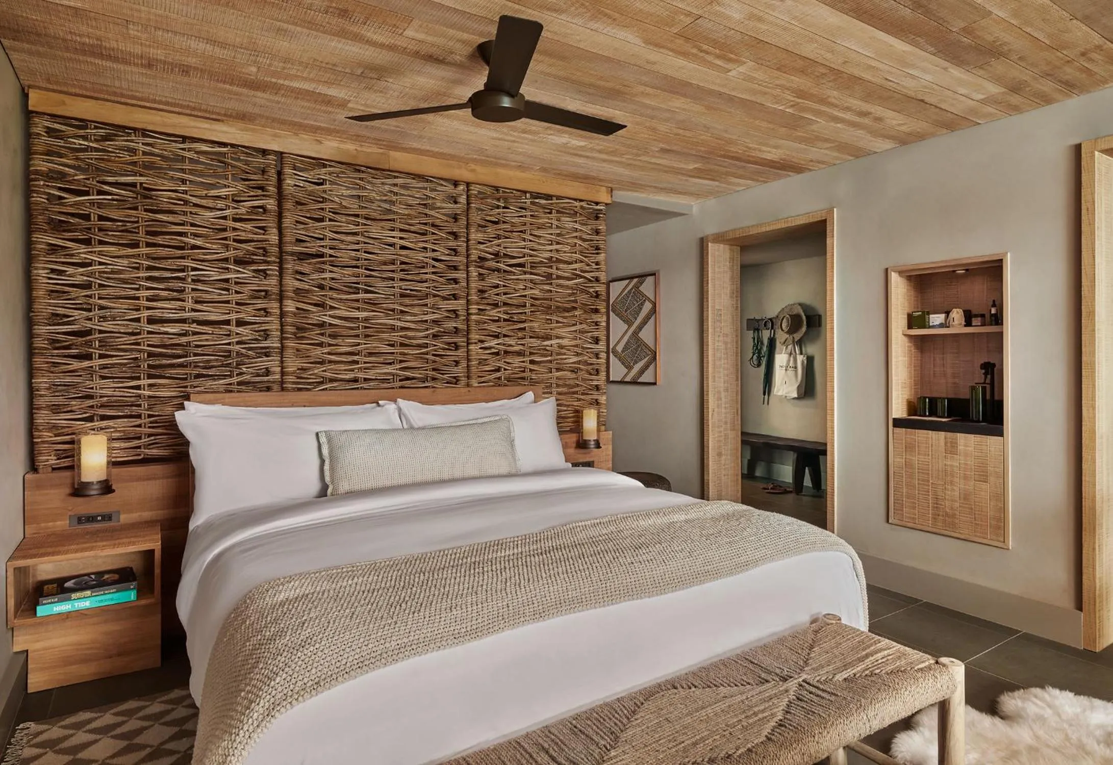 Bed in 1 Hotel Hanalei Bay