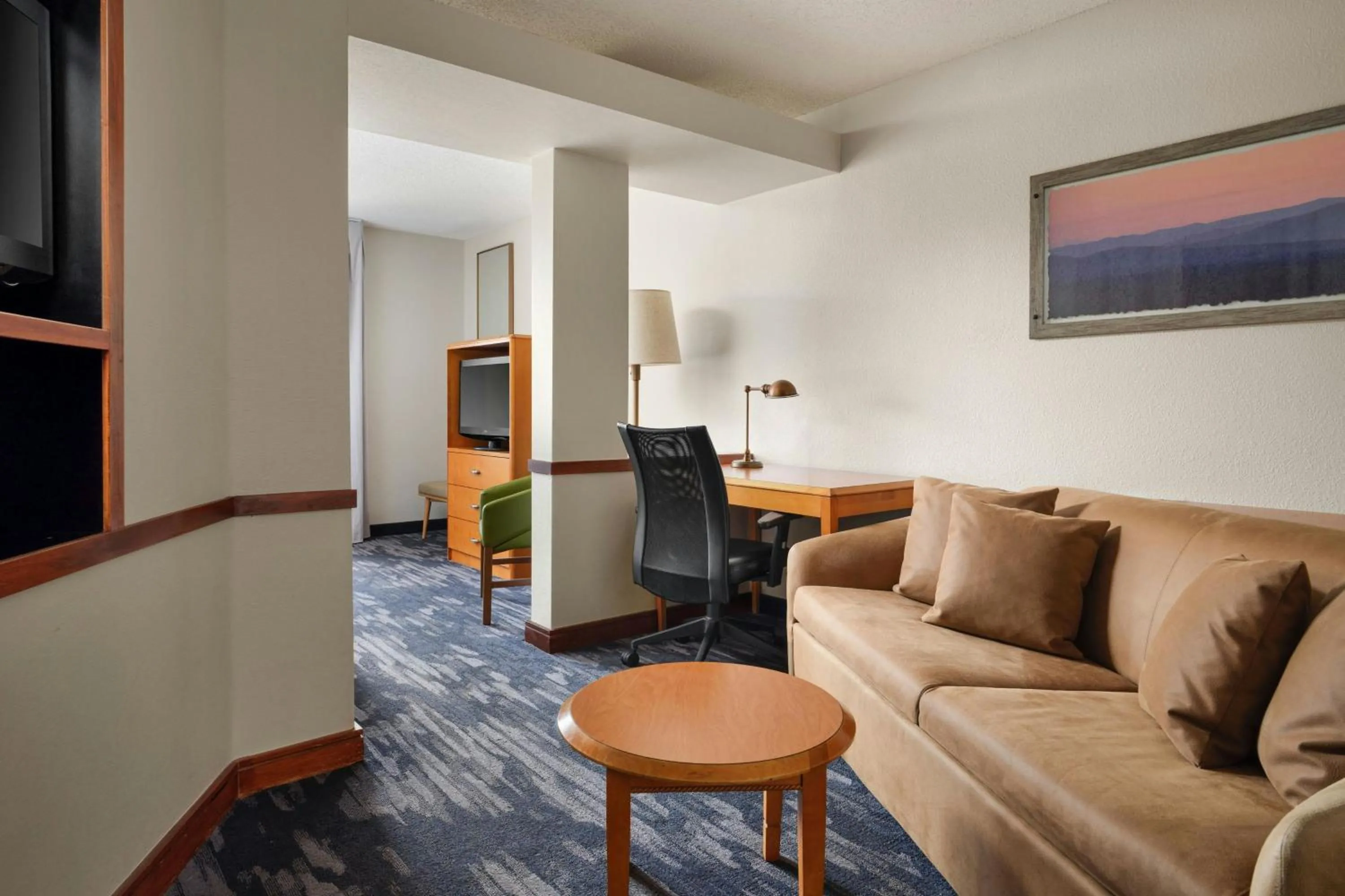 Living room in Fairfield Inn & Suites Indianapolis East