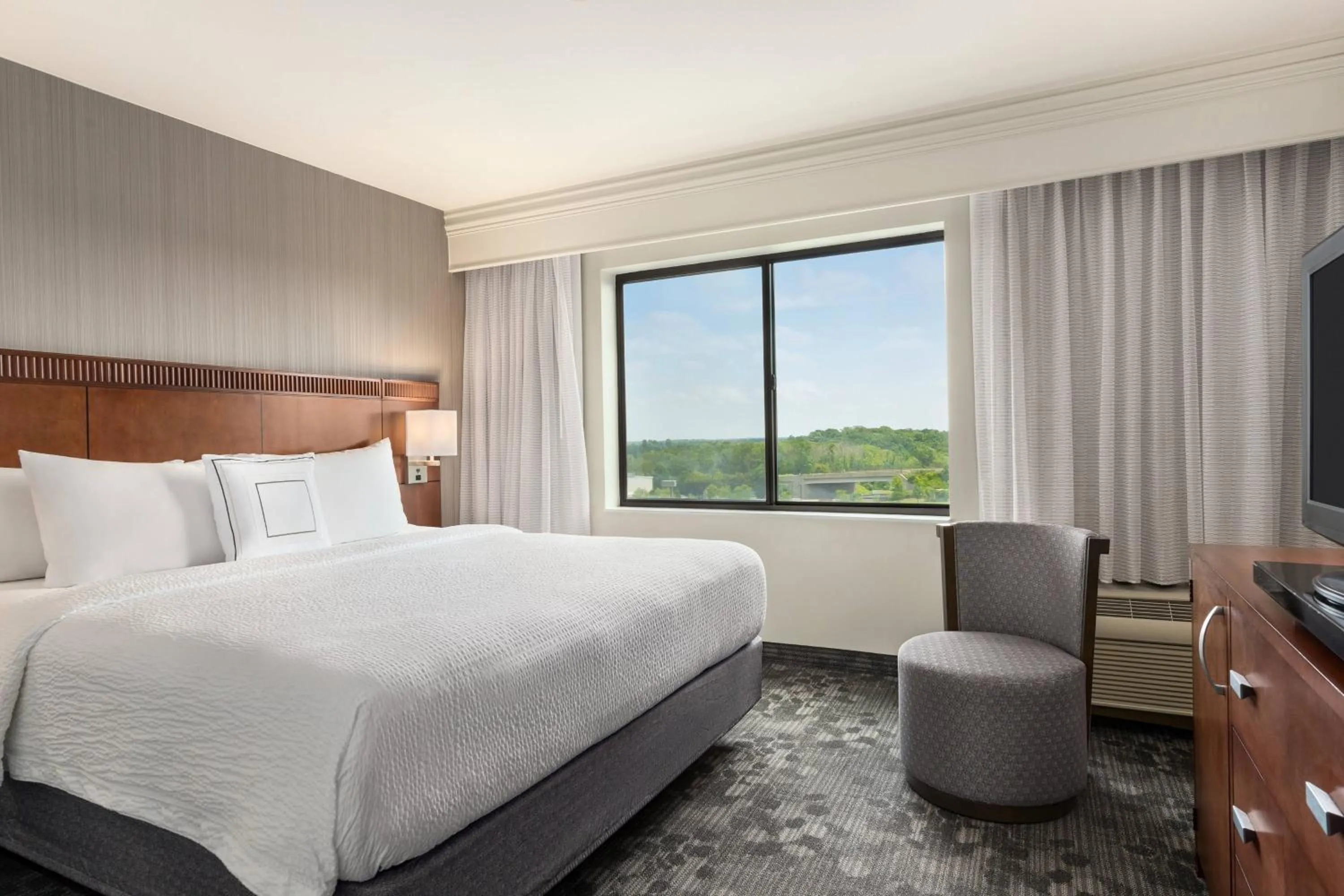 Bedroom, Bed in Courtyard by Marriott Philadelphia Montgomeryville