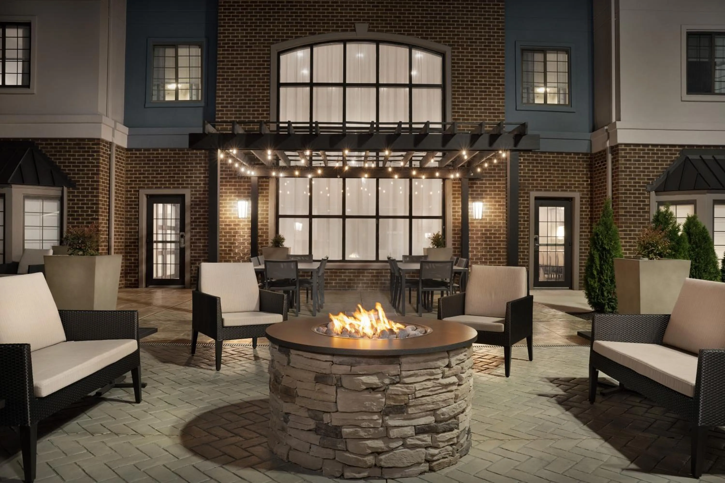Patio in Residence Inn by Marriott BWI Airport