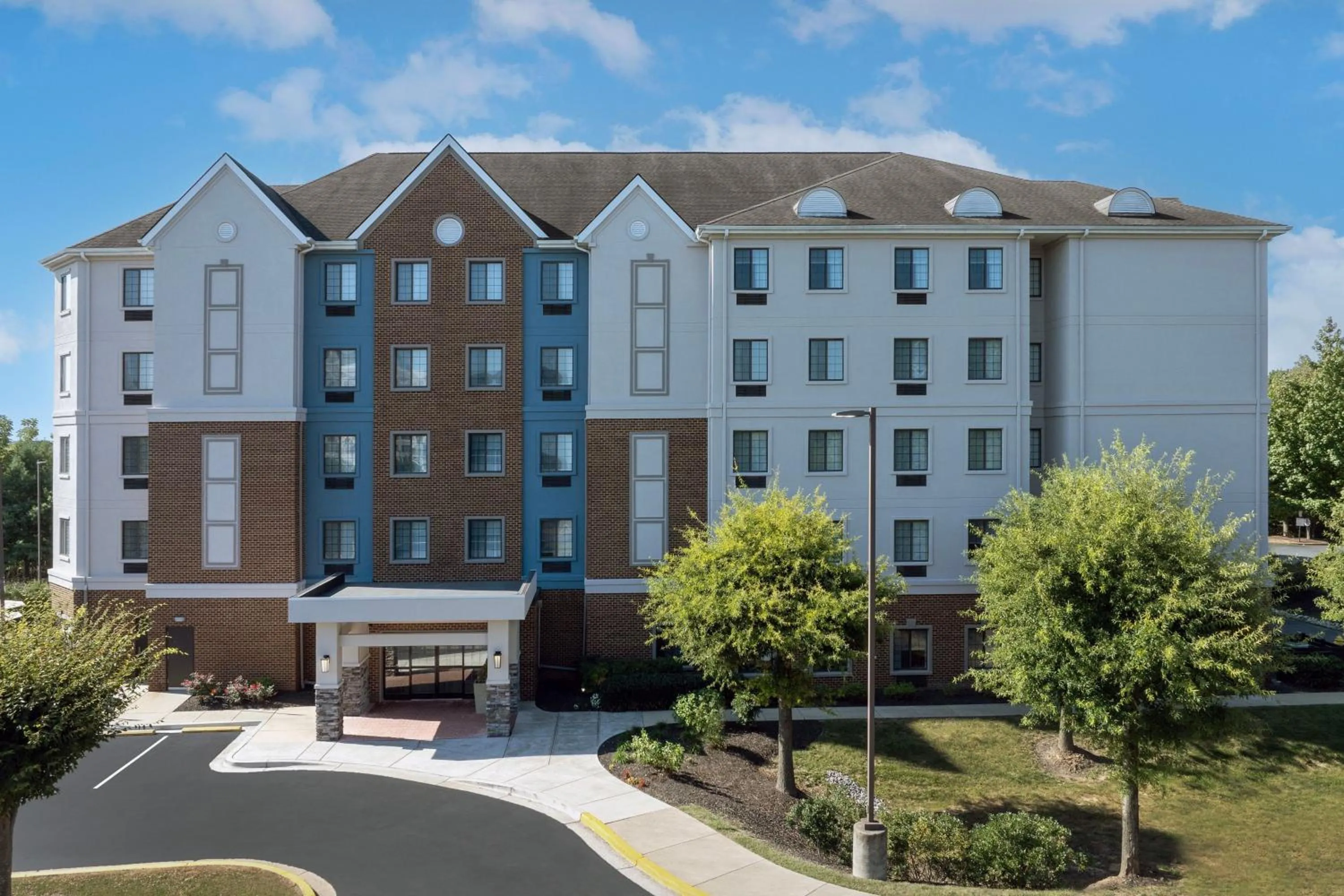 Property building in Residence Inn by Marriott BWI Airport