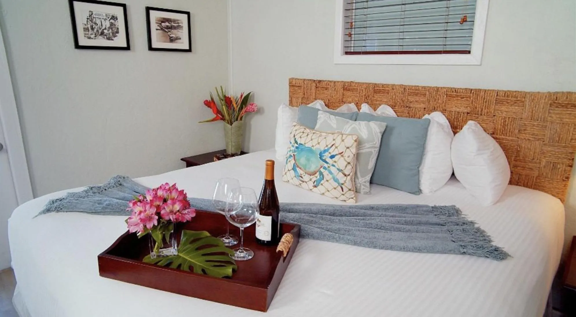 Bed in Coconut Palm Inn