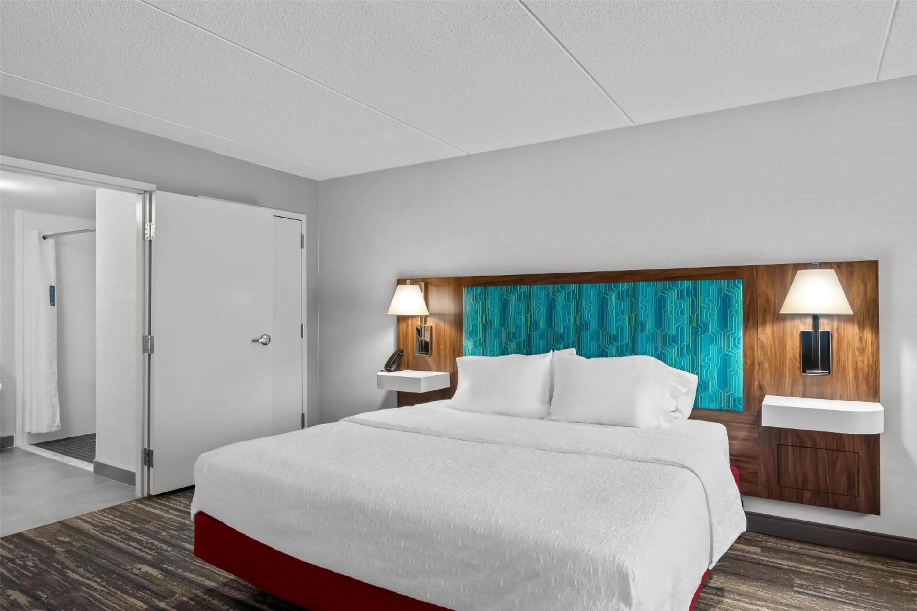 Bed in Hampton Inn & Suites Richmond/Virginia Center