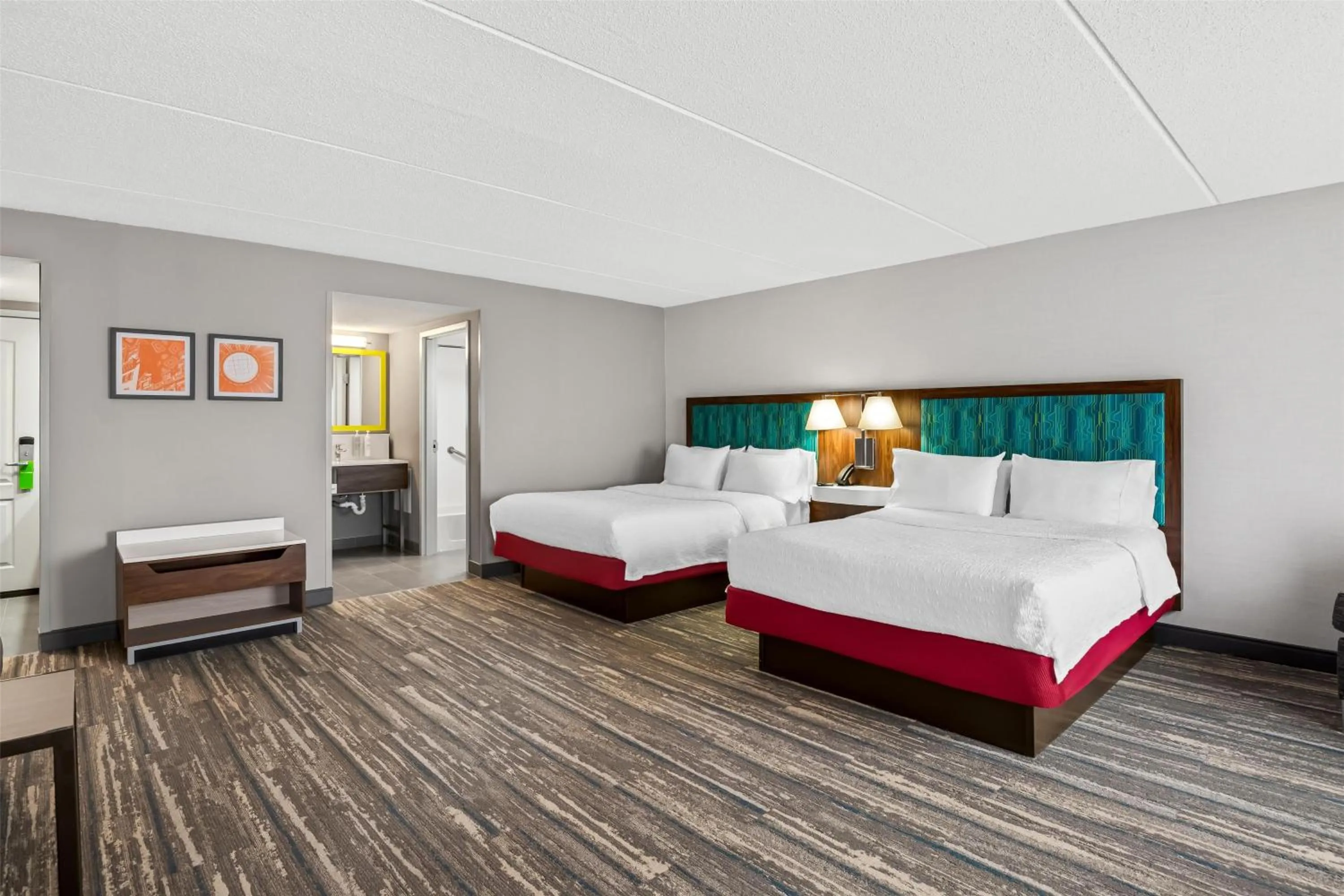 Bed in Hampton Inn & Suites Richmond/Virginia Center