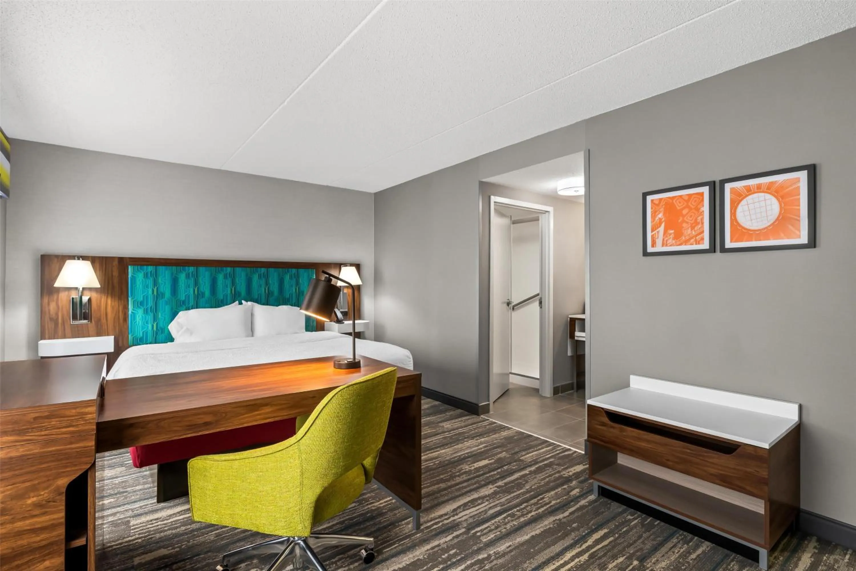 Bed in Hampton Inn & Suites Richmond/Virginia Center