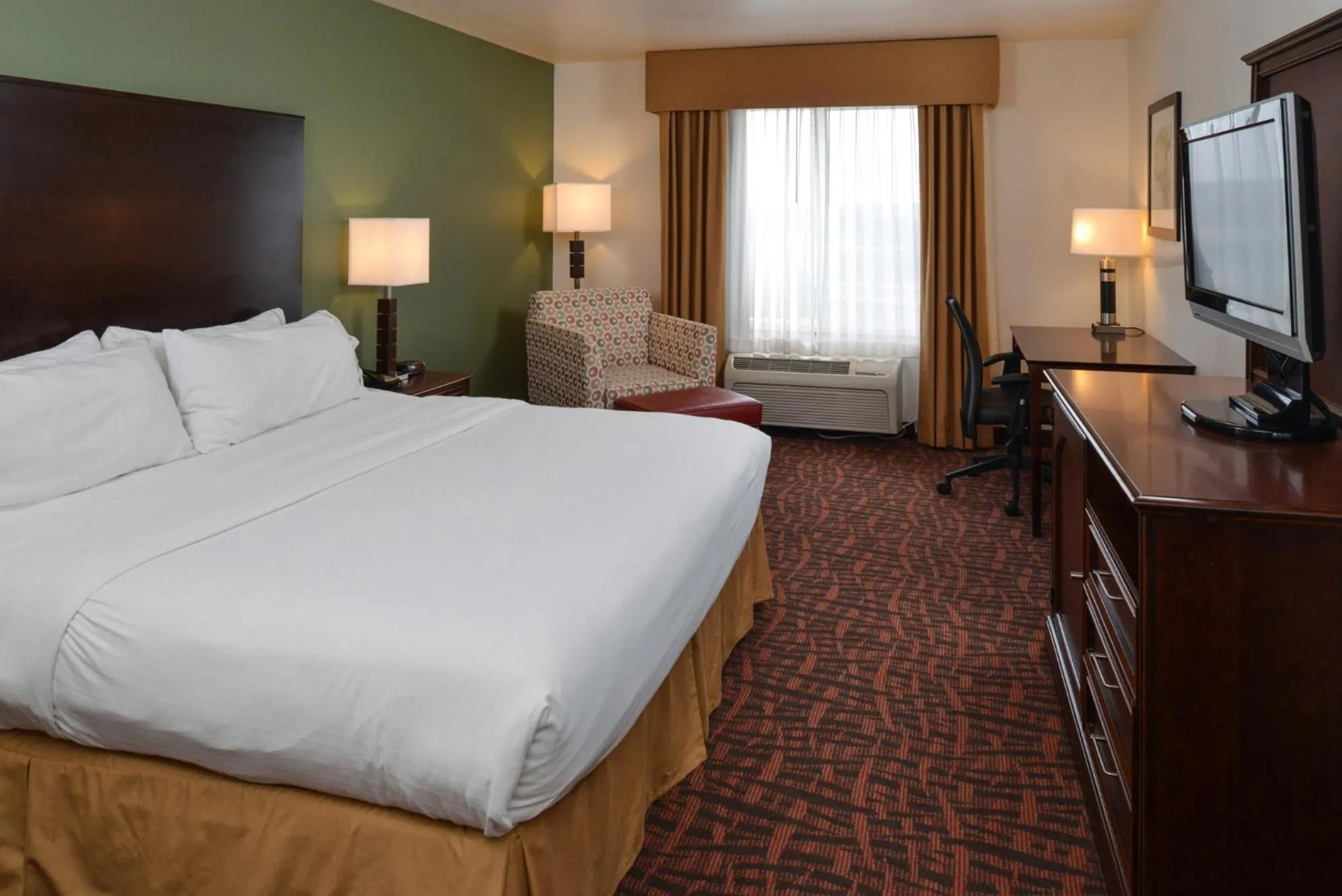 Photo of the whole room, Bed in Holiday Inn Express Hotel & Suites Cherry Hills by IHG