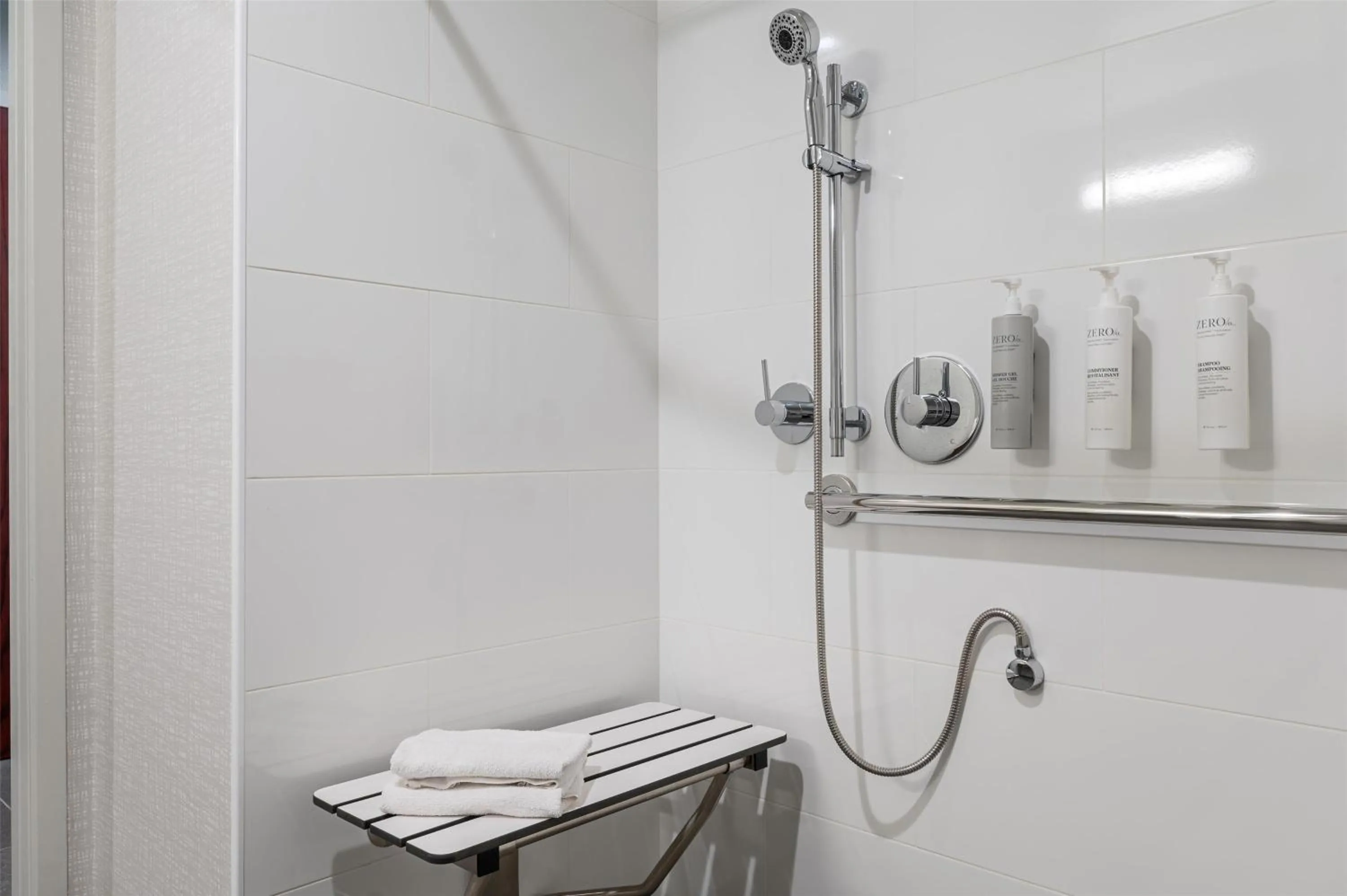 Bathroom in Hampton Inn Front Royal