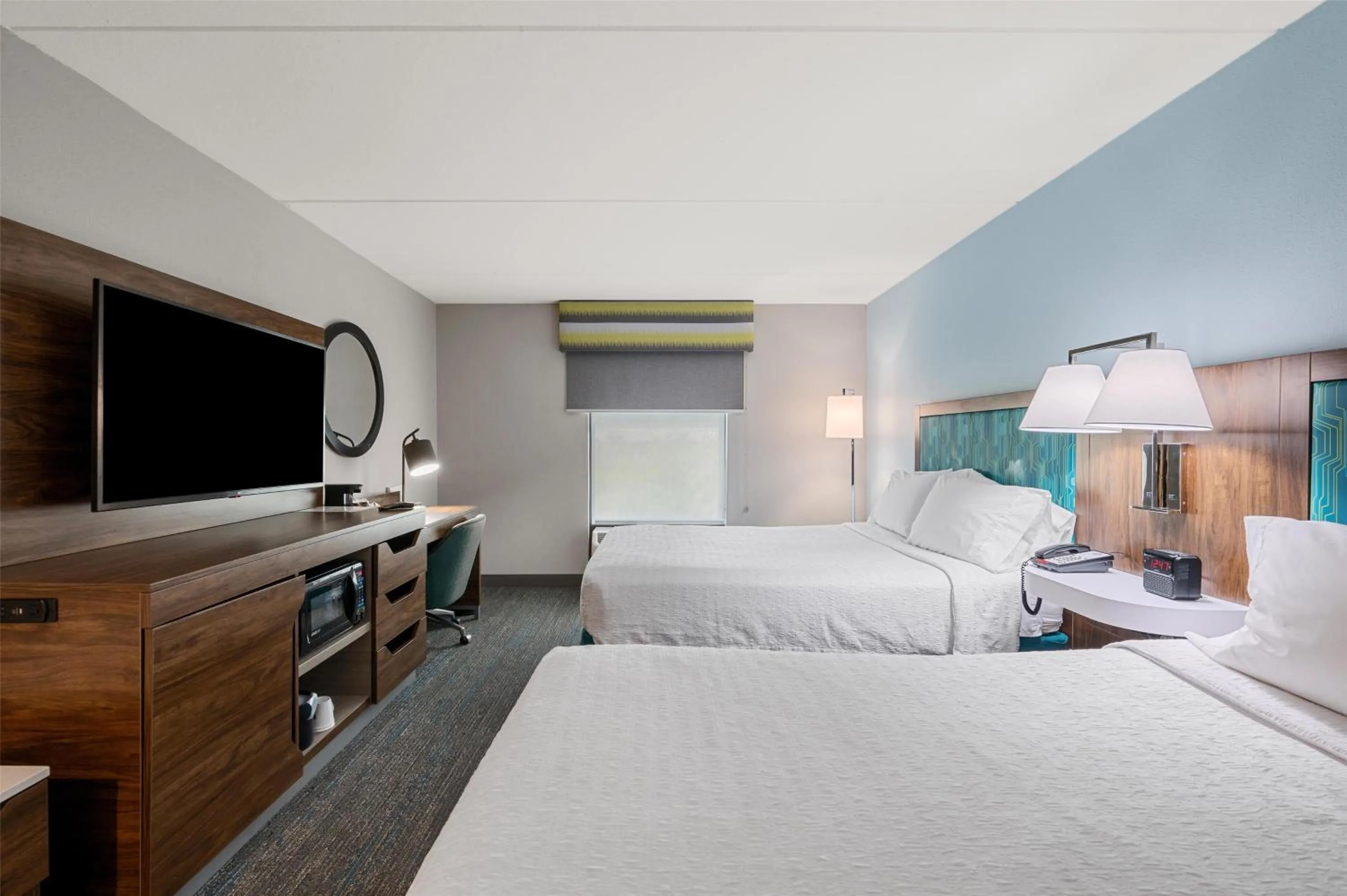 Bed in Hampton Inn Front Royal