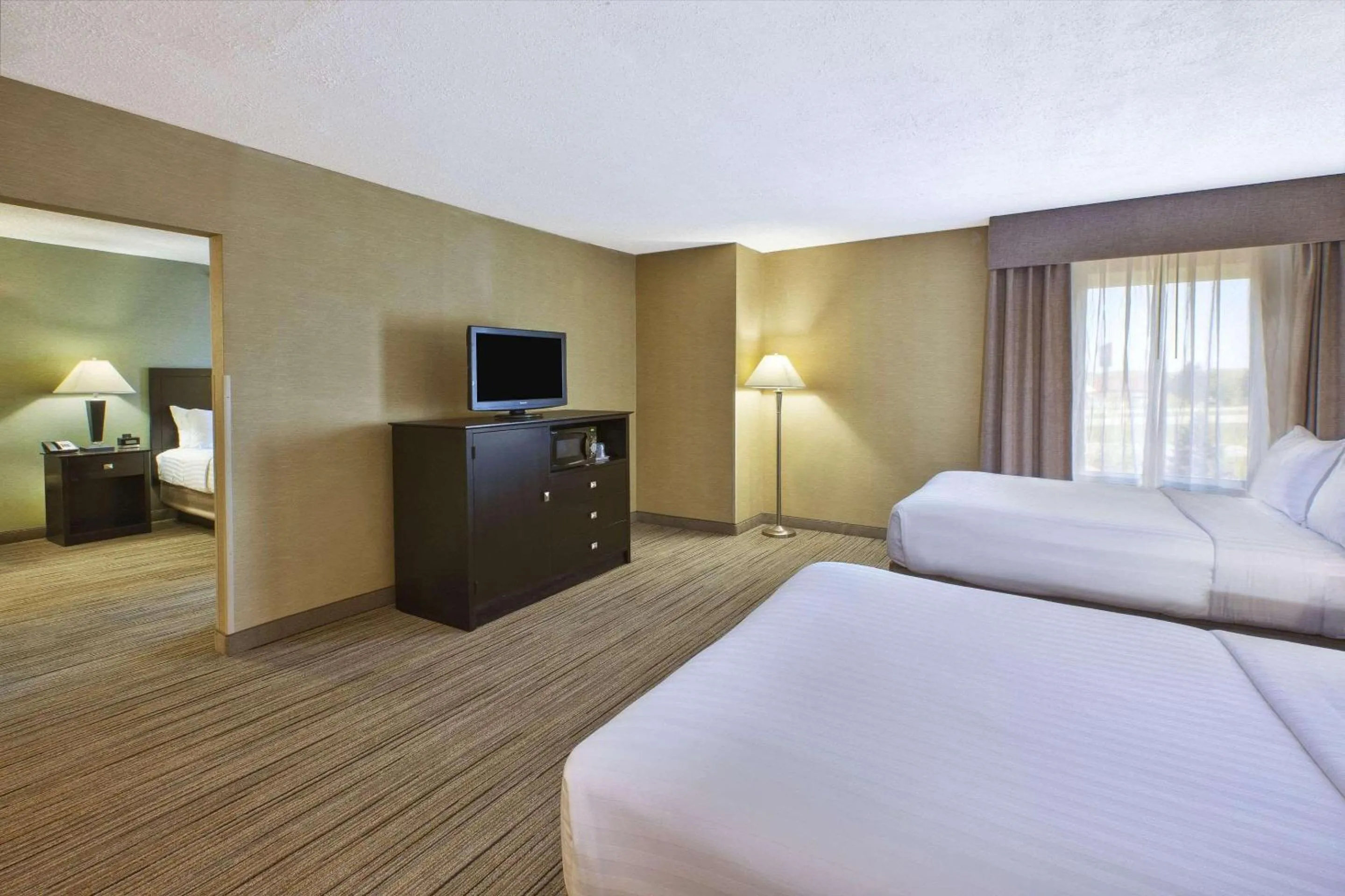 Bedroom, Bed in Country Inn & Suites by Radisson Benton Harbor-St Joseph MI