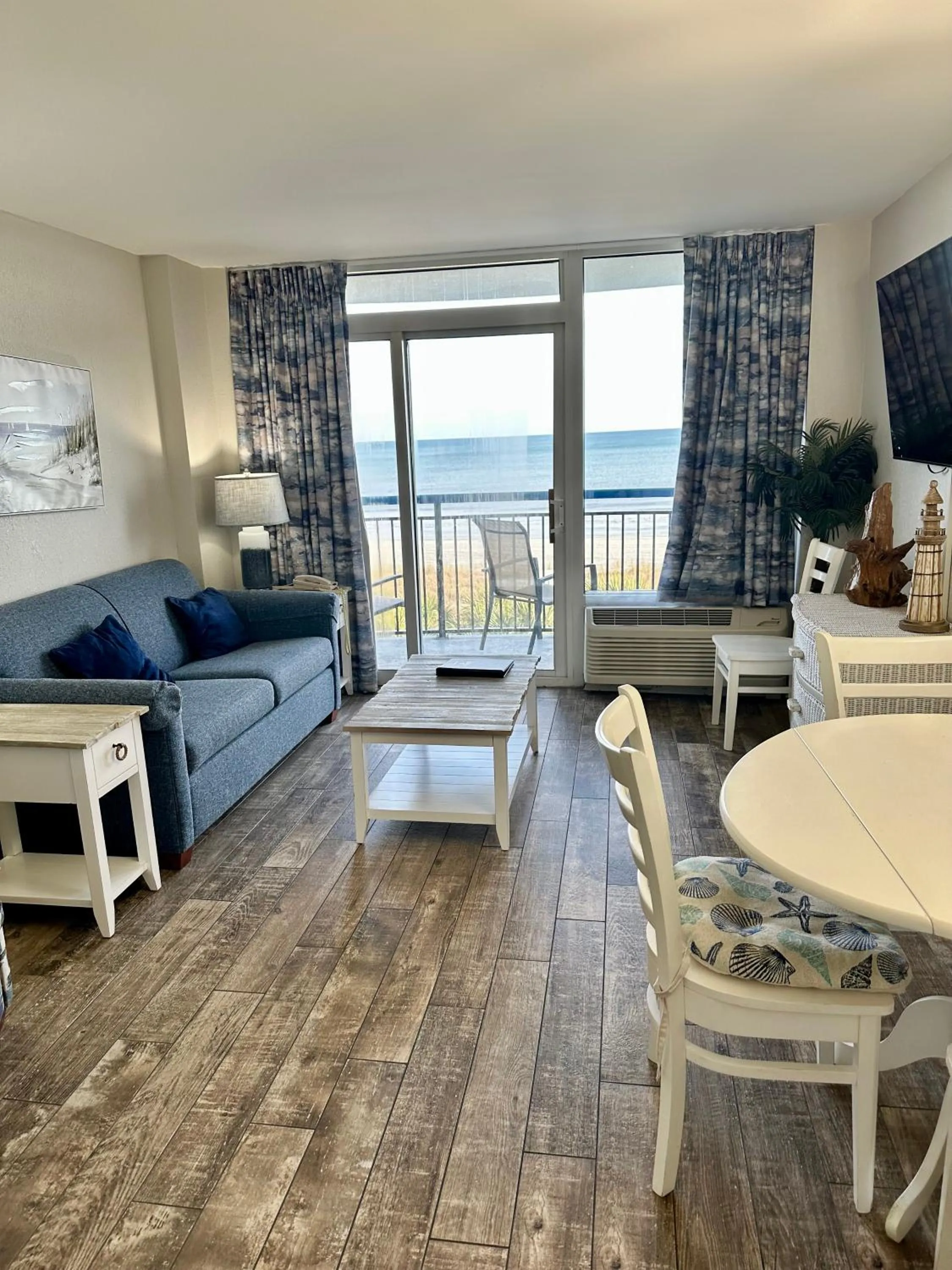 Living room in Boardwalk Beach Resort