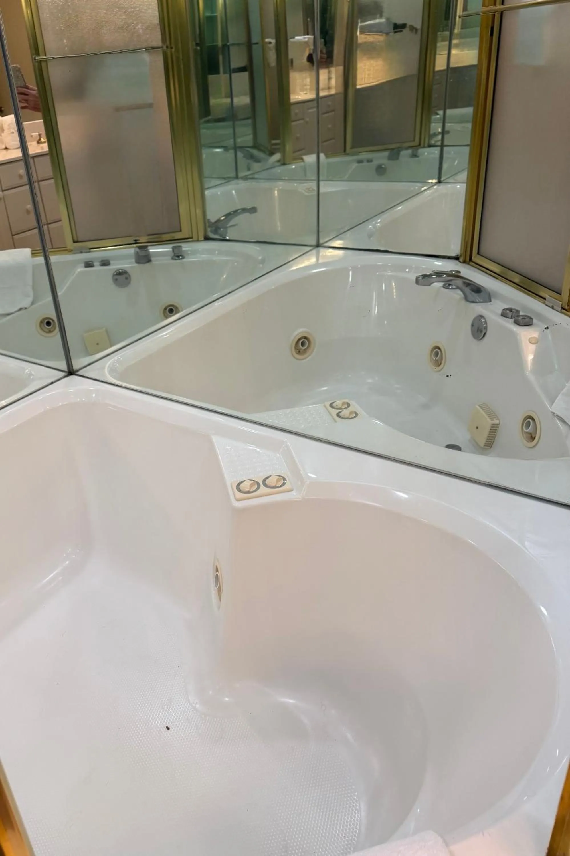 Bath in Boardwalk Beach Resort