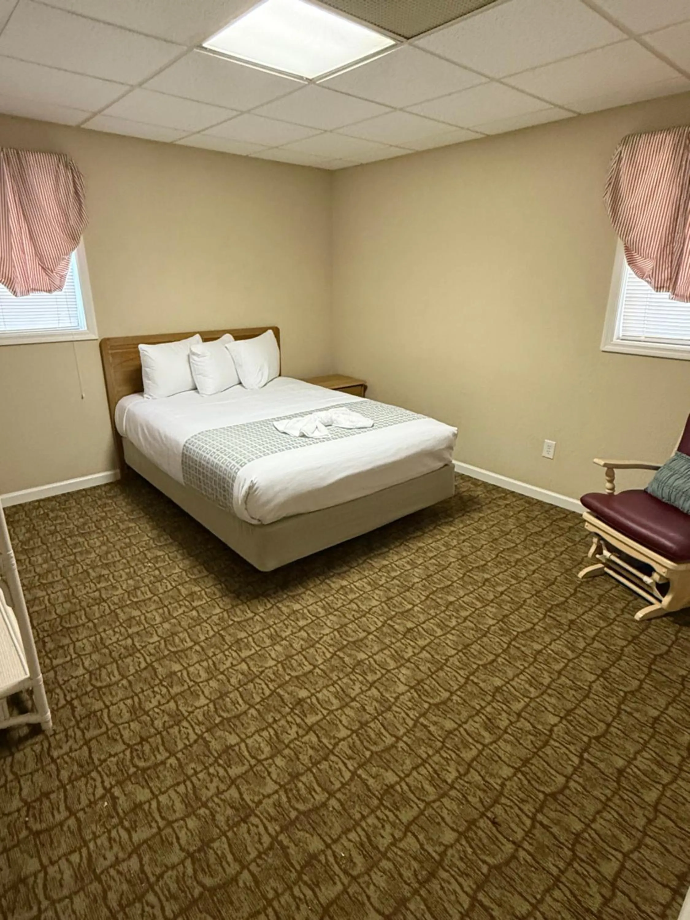 Bedroom, Bed in Boardwalk Beach Resort