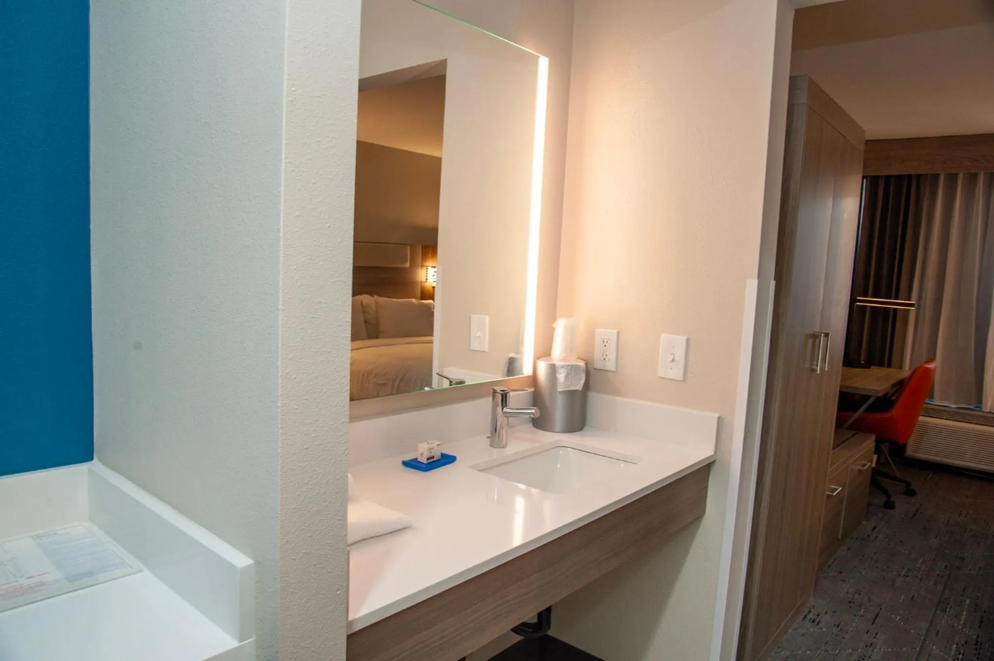 Photo of the whole room, Bed in Holiday Inn Express Tucson-Airport by IHG