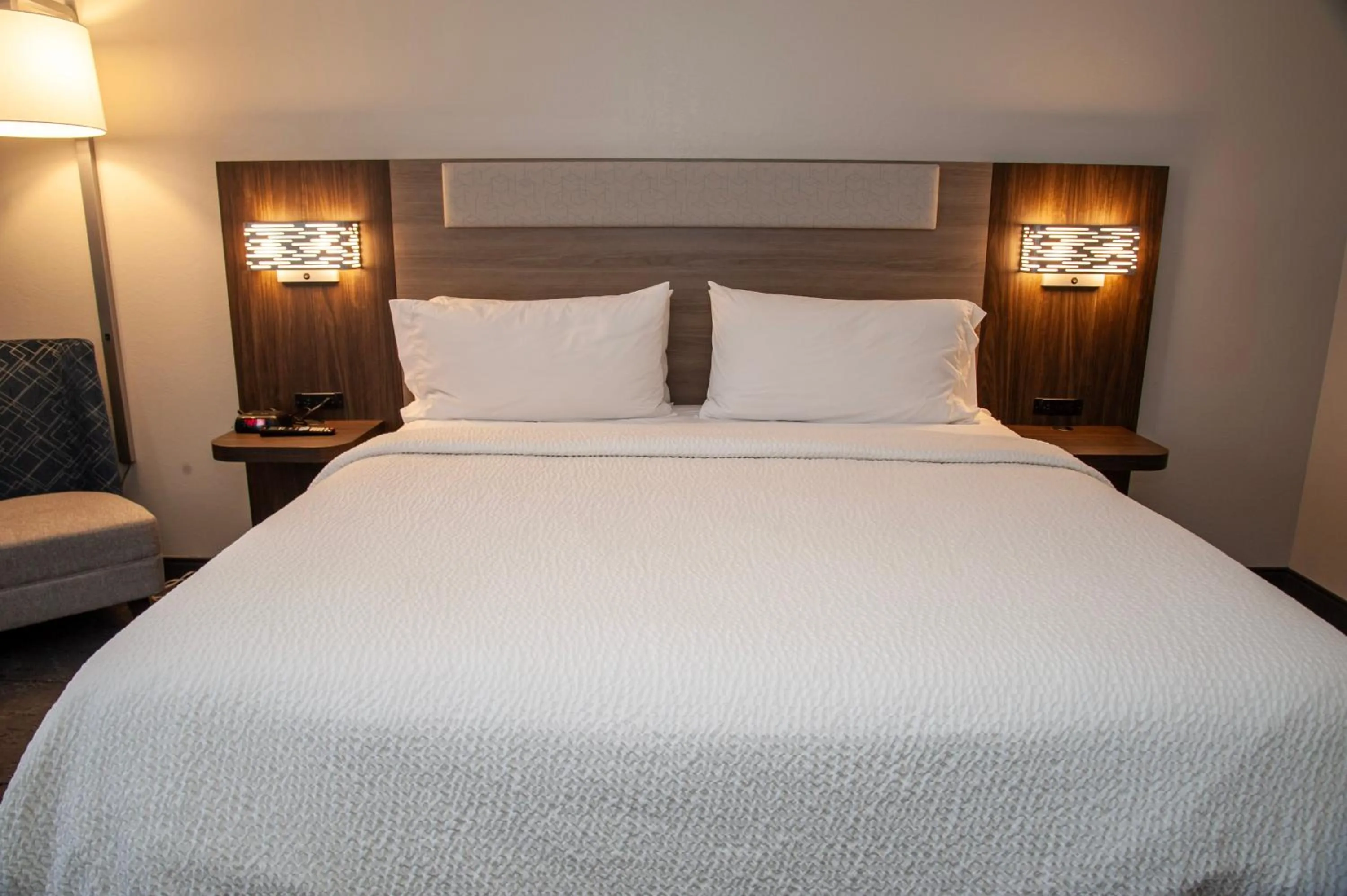 Bed in Holiday Inn Express Tucson-Airport by IHG