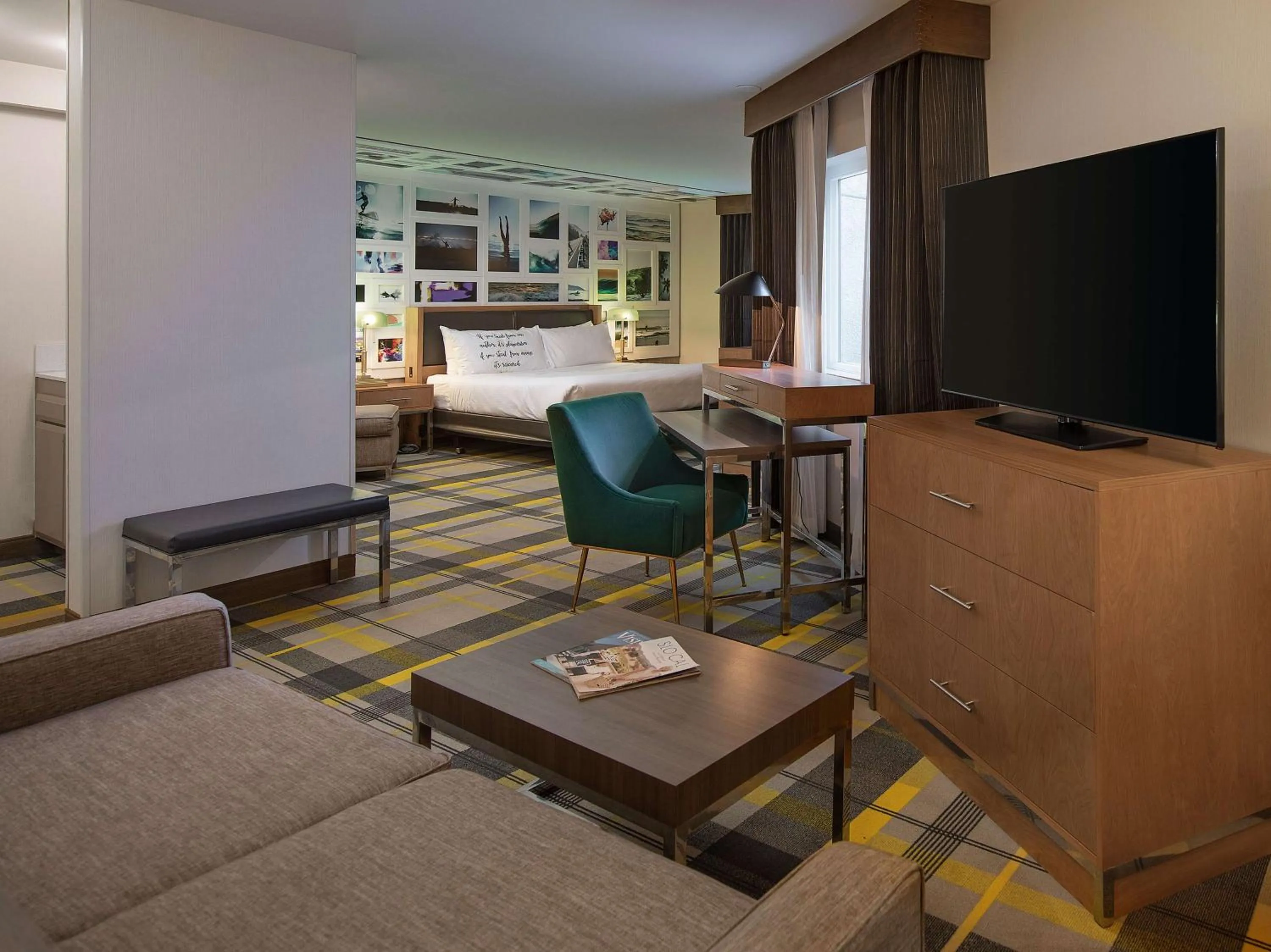 Bedroom in The Wayfarer San Luis Obispo, Tapestry Collection by Hilton