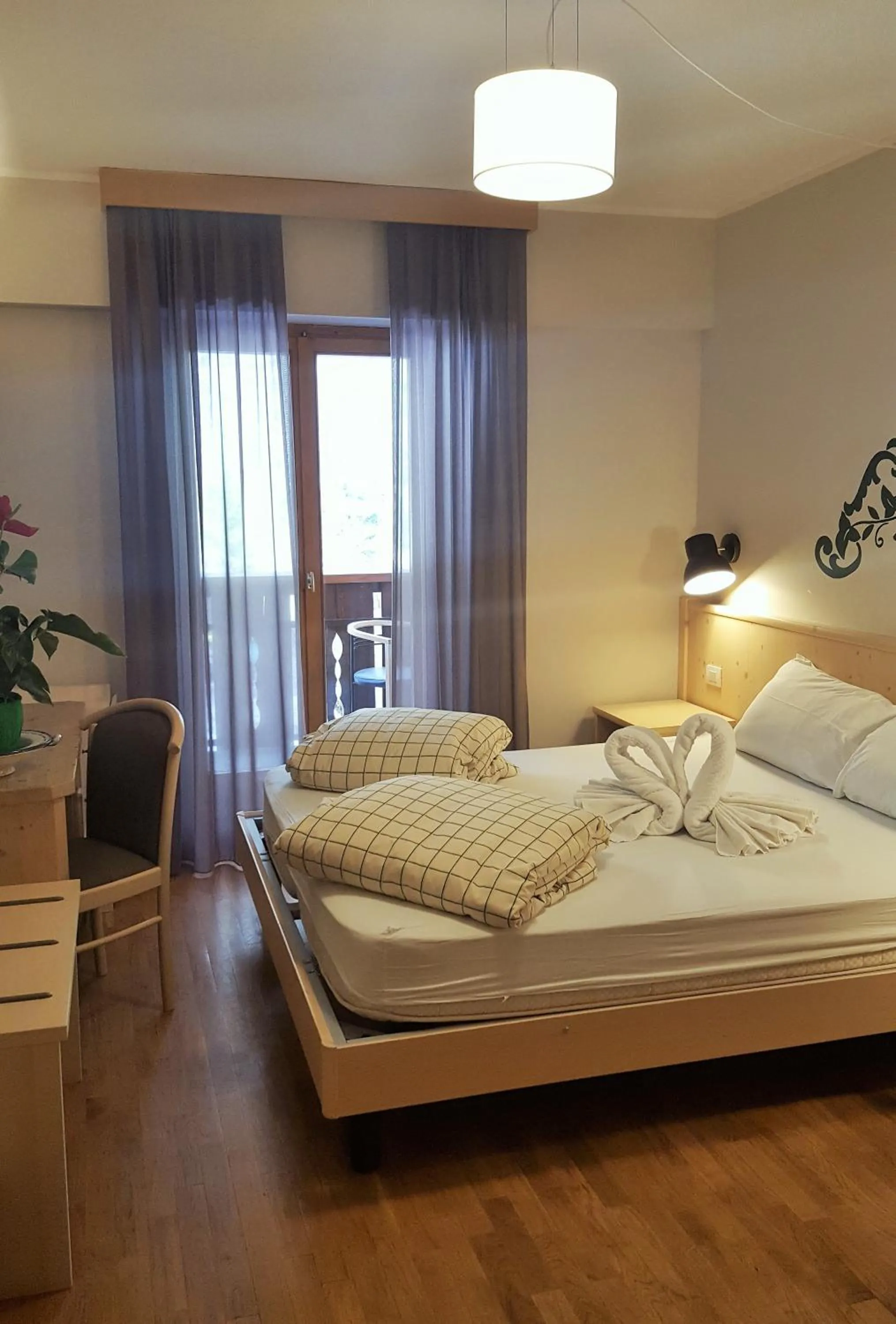 Bedroom, Bed in Hotel Principe Marmolada