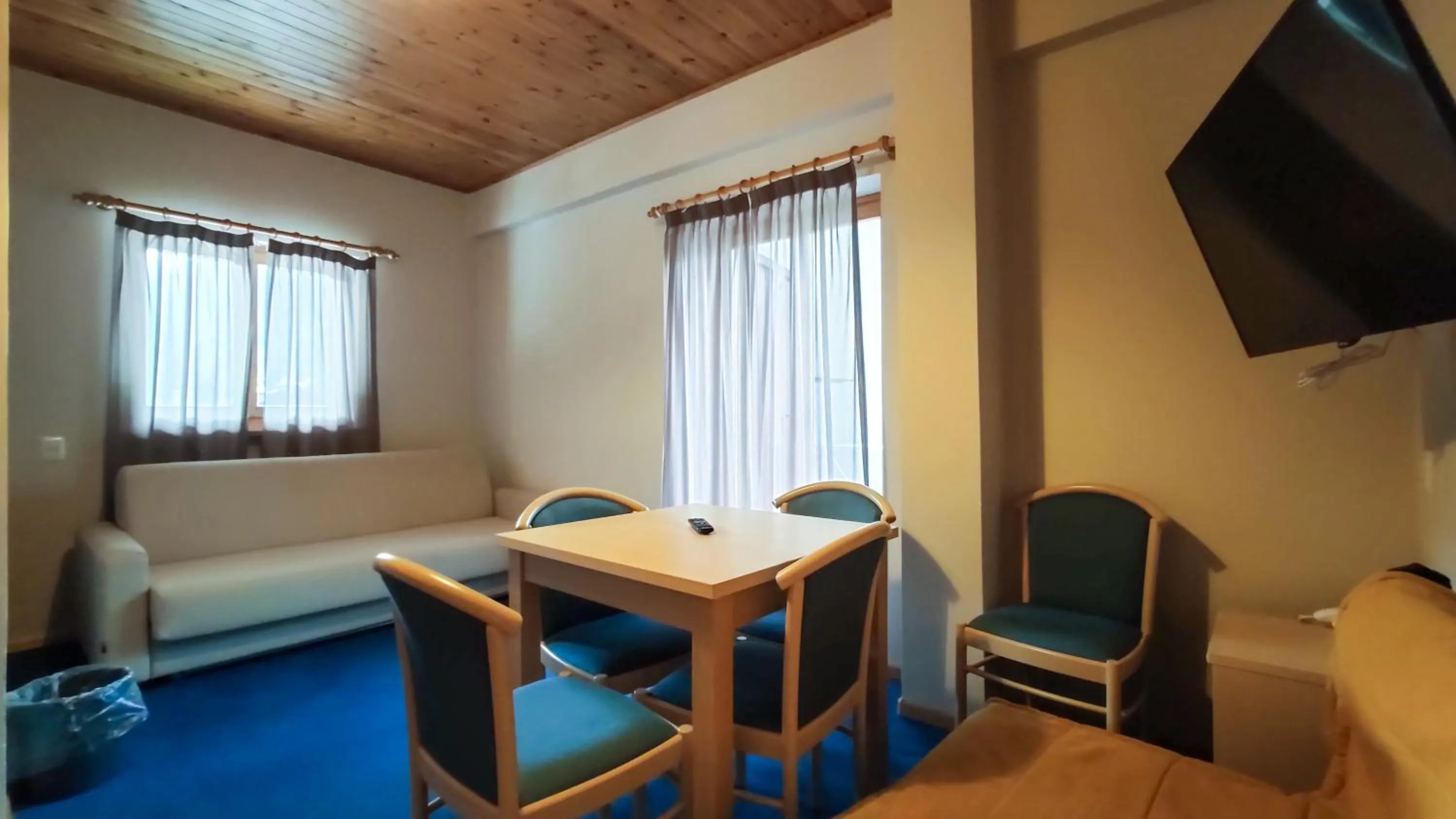 Photo of the whole room in Hotel Principe Marmolada