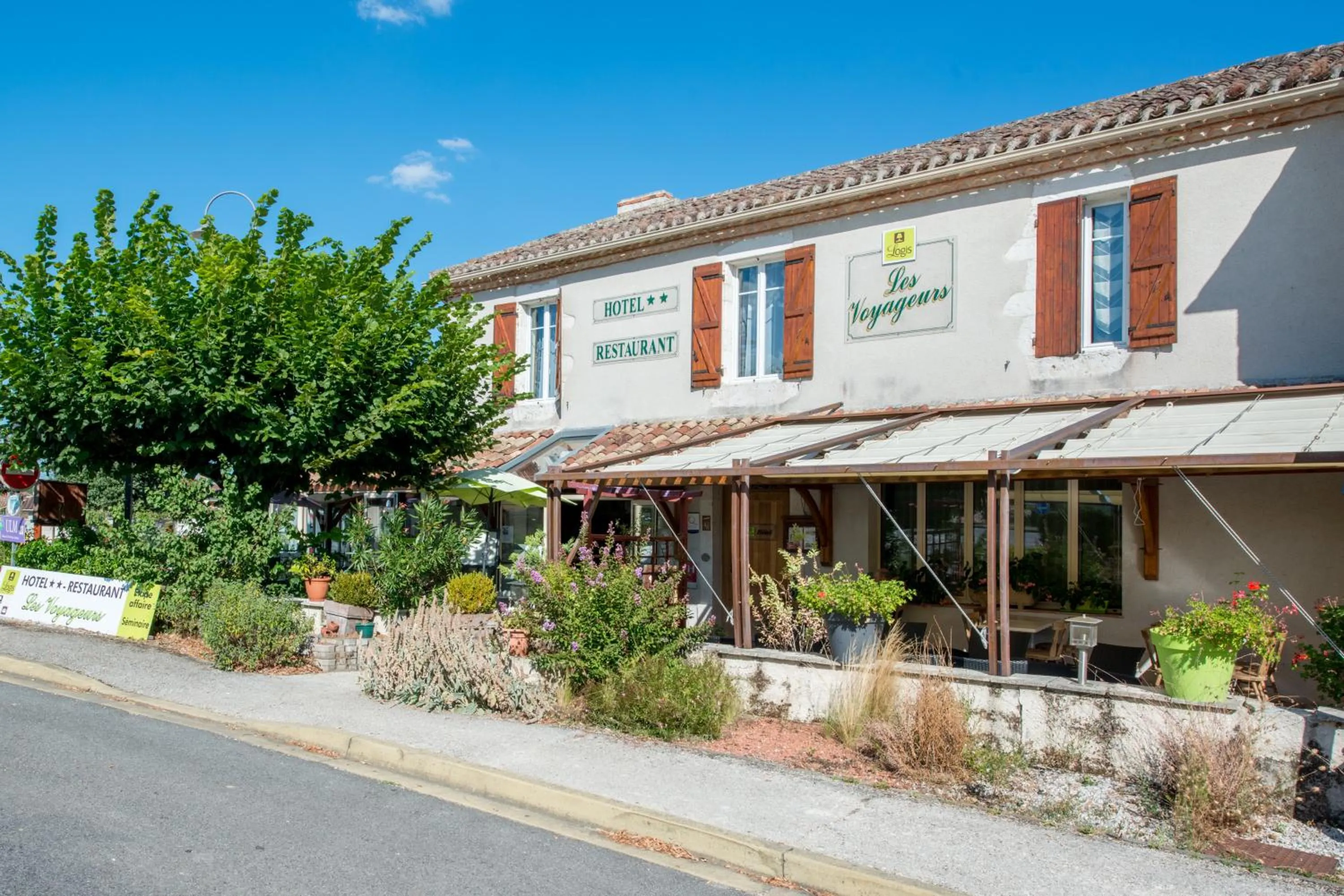 Logis Hôtels - Hôtel et Restaurant Les Voyageurs