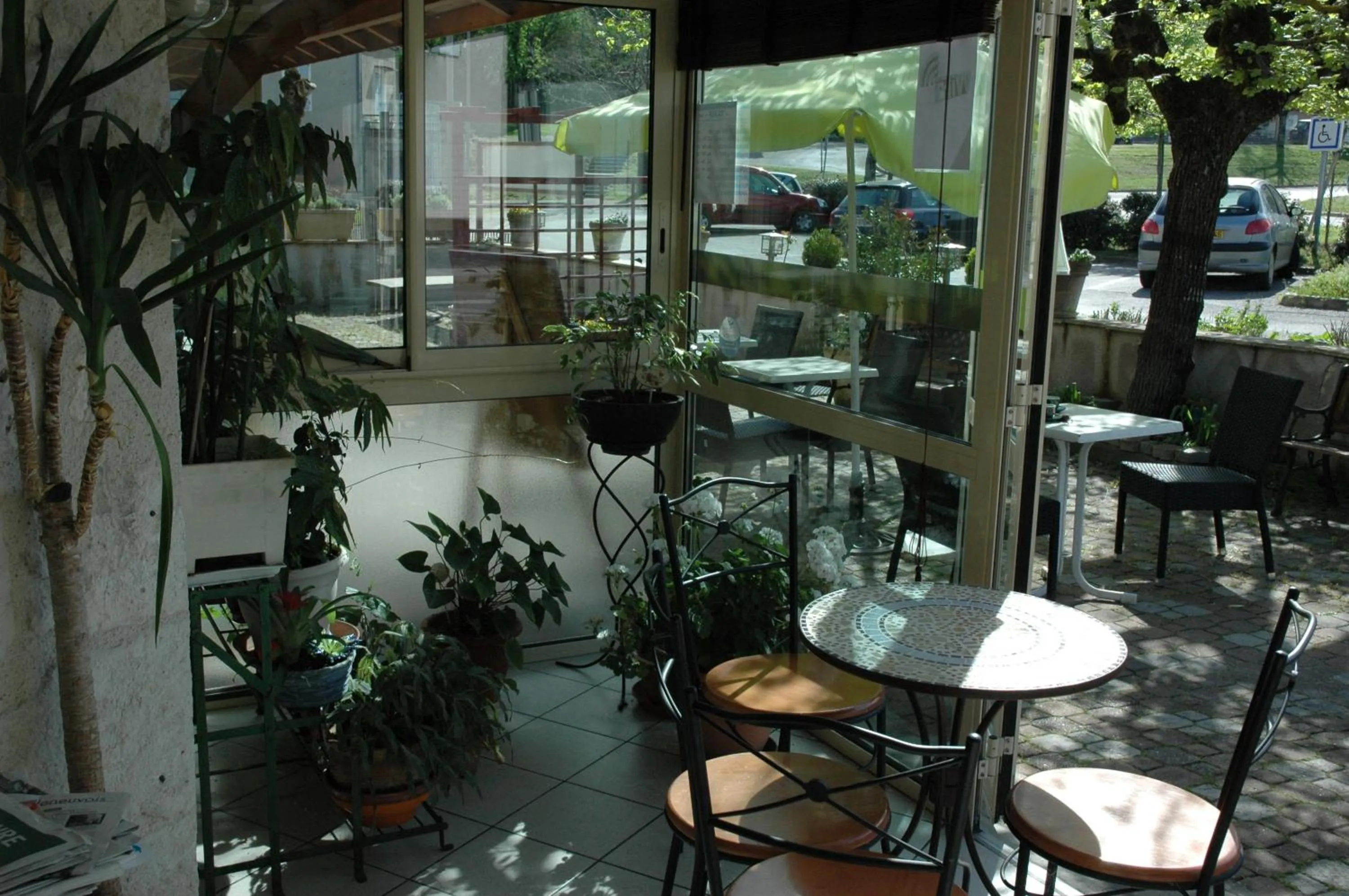 Logis Hôtels - Hôtel et Restaurant Les Voyageurs