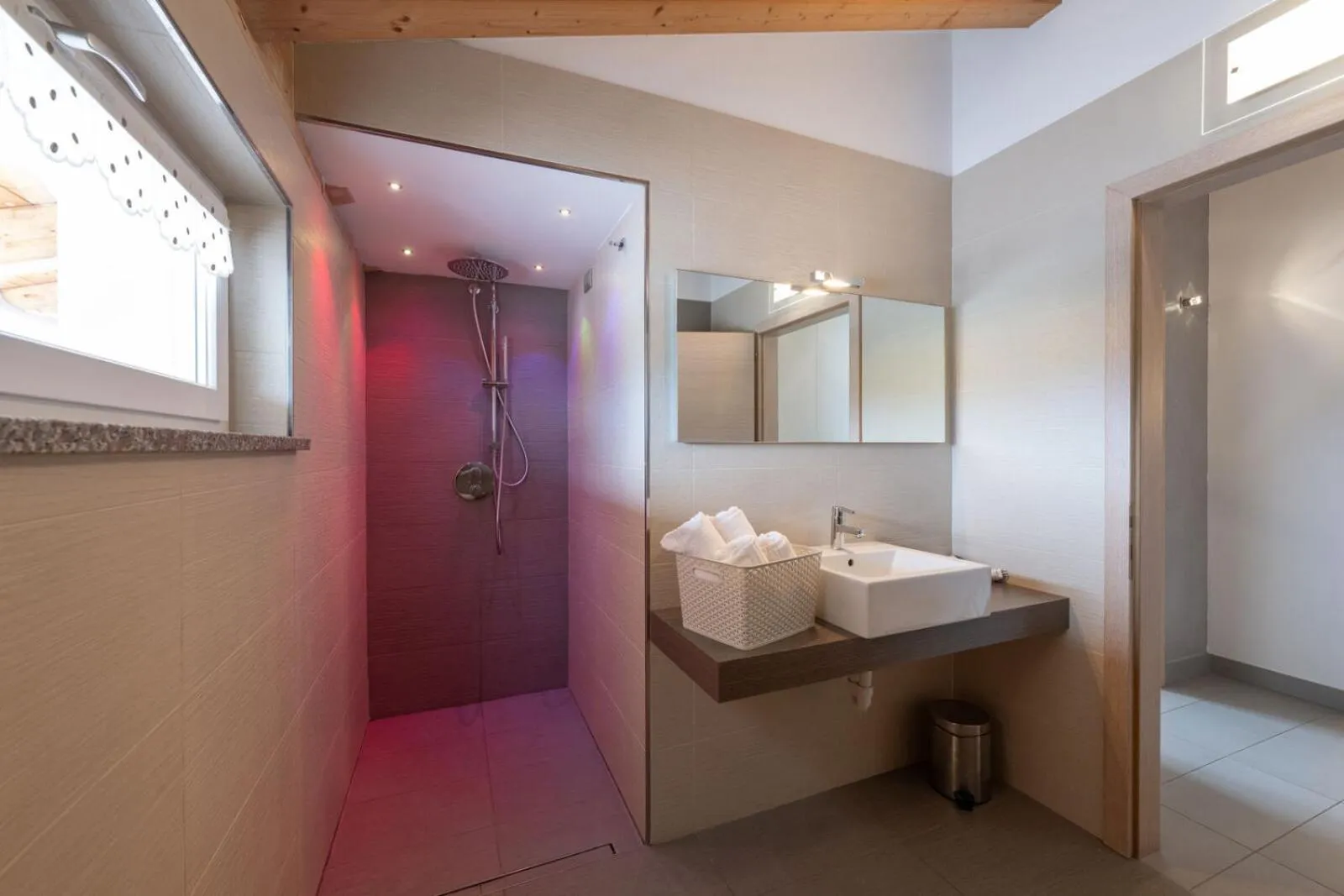 Shower in Residence Desiree