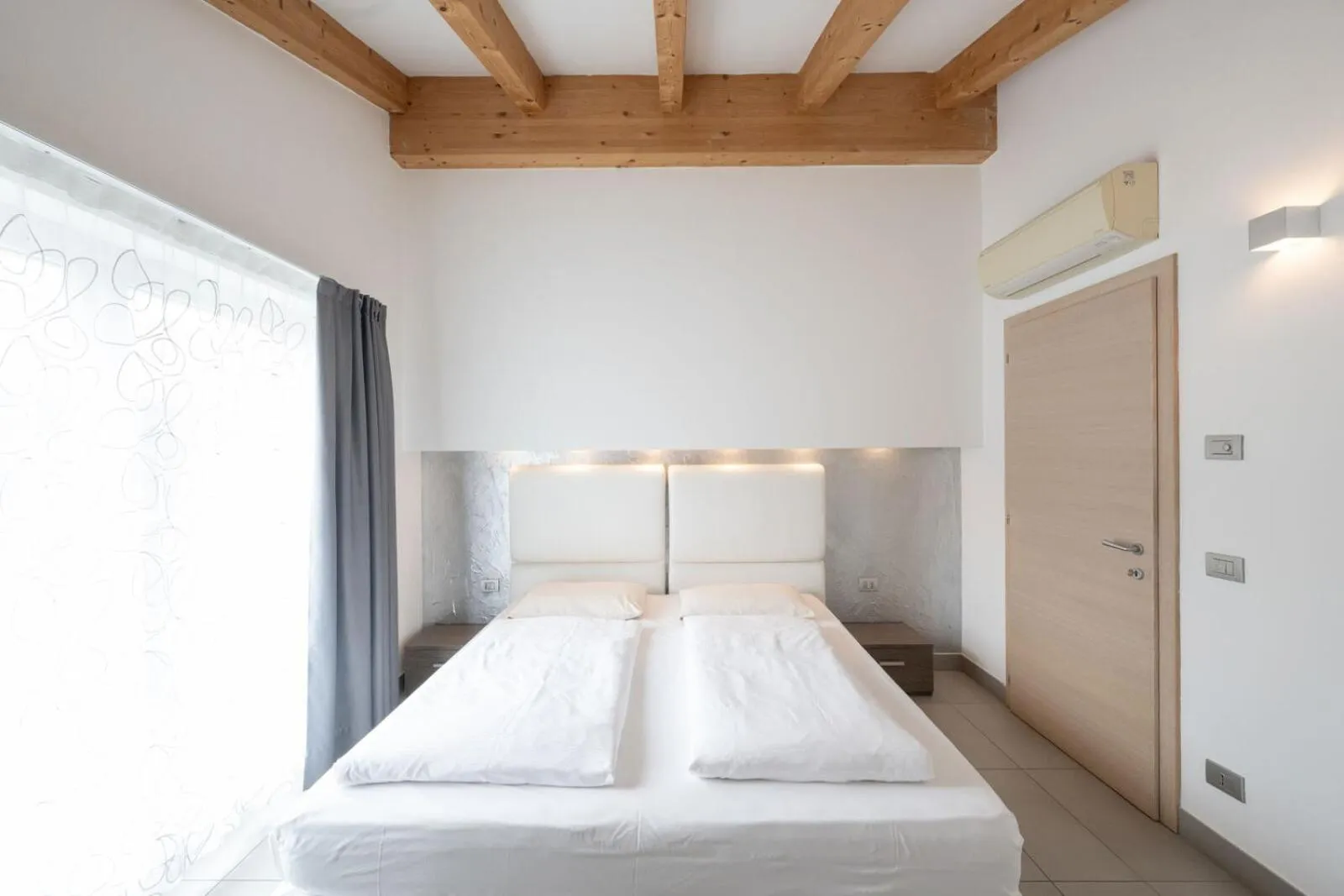 Bed in Residence Desiree