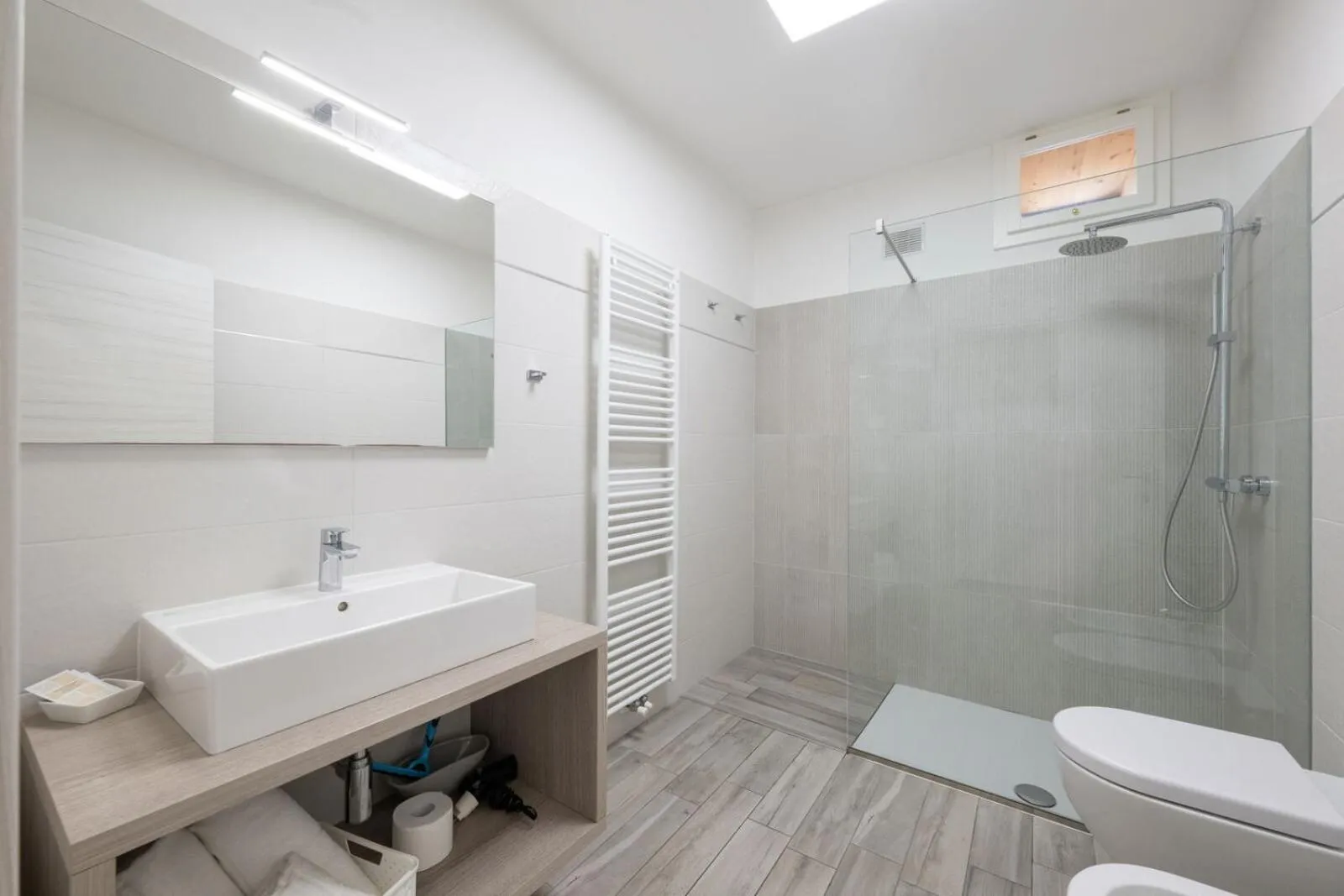 Shower in Residence Desiree