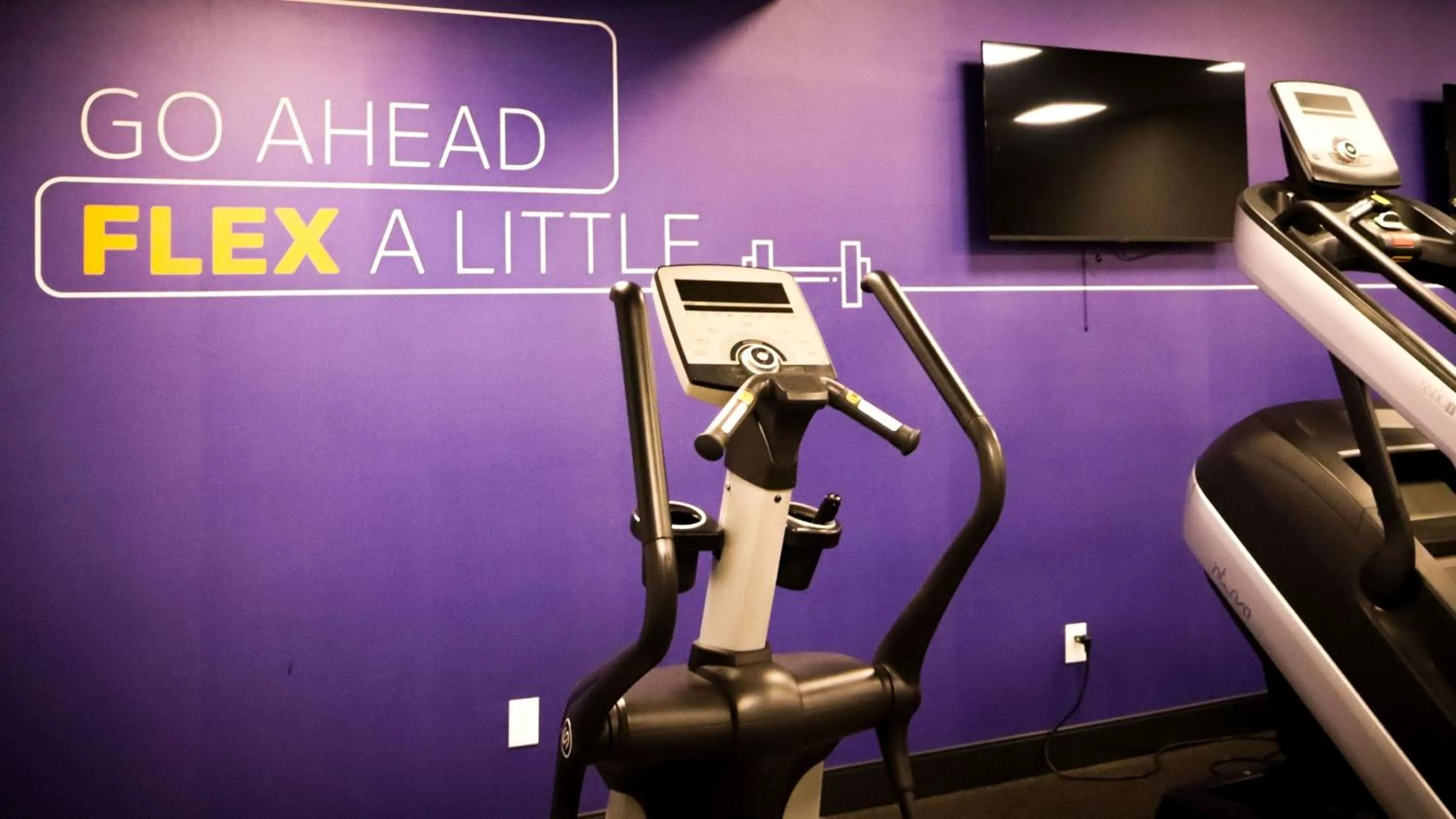 Fitness centre/facilities in Holiday Inn Omaha Downtown - Waterpark by IHG