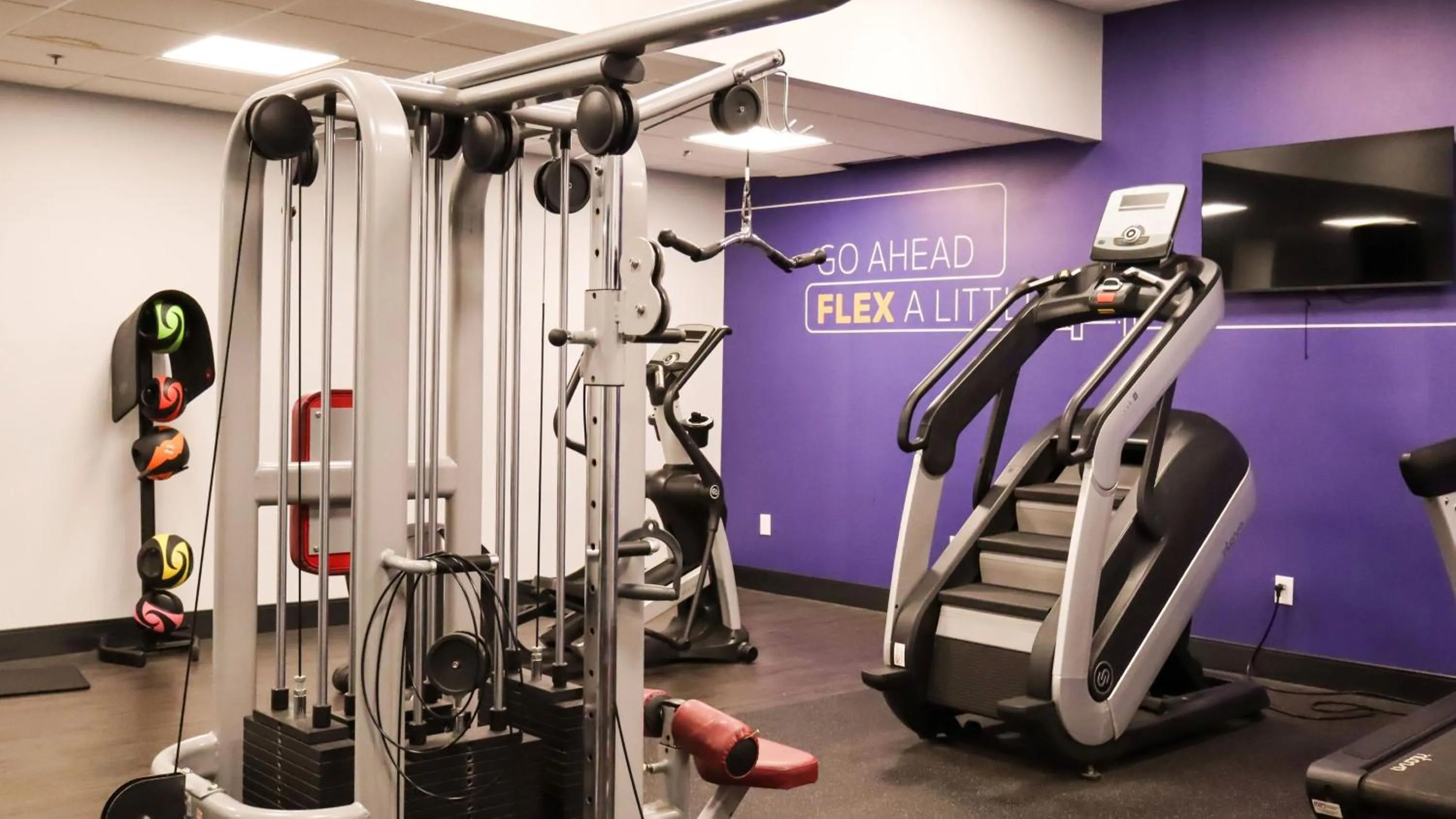 Fitness centre/facilities in Holiday Inn Omaha Downtown - Waterpark by IHG