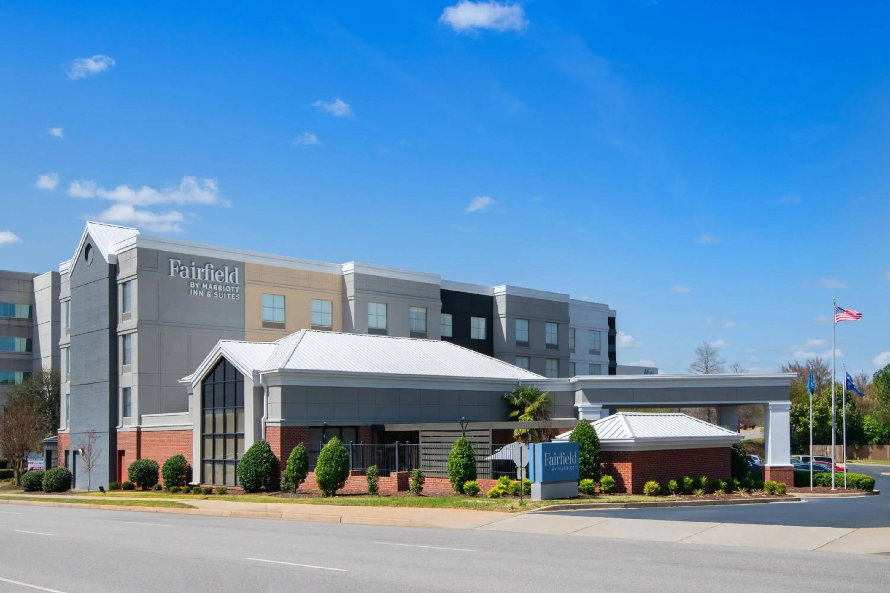 Property building in Fairfield Inn & Suites Columbia Downtown