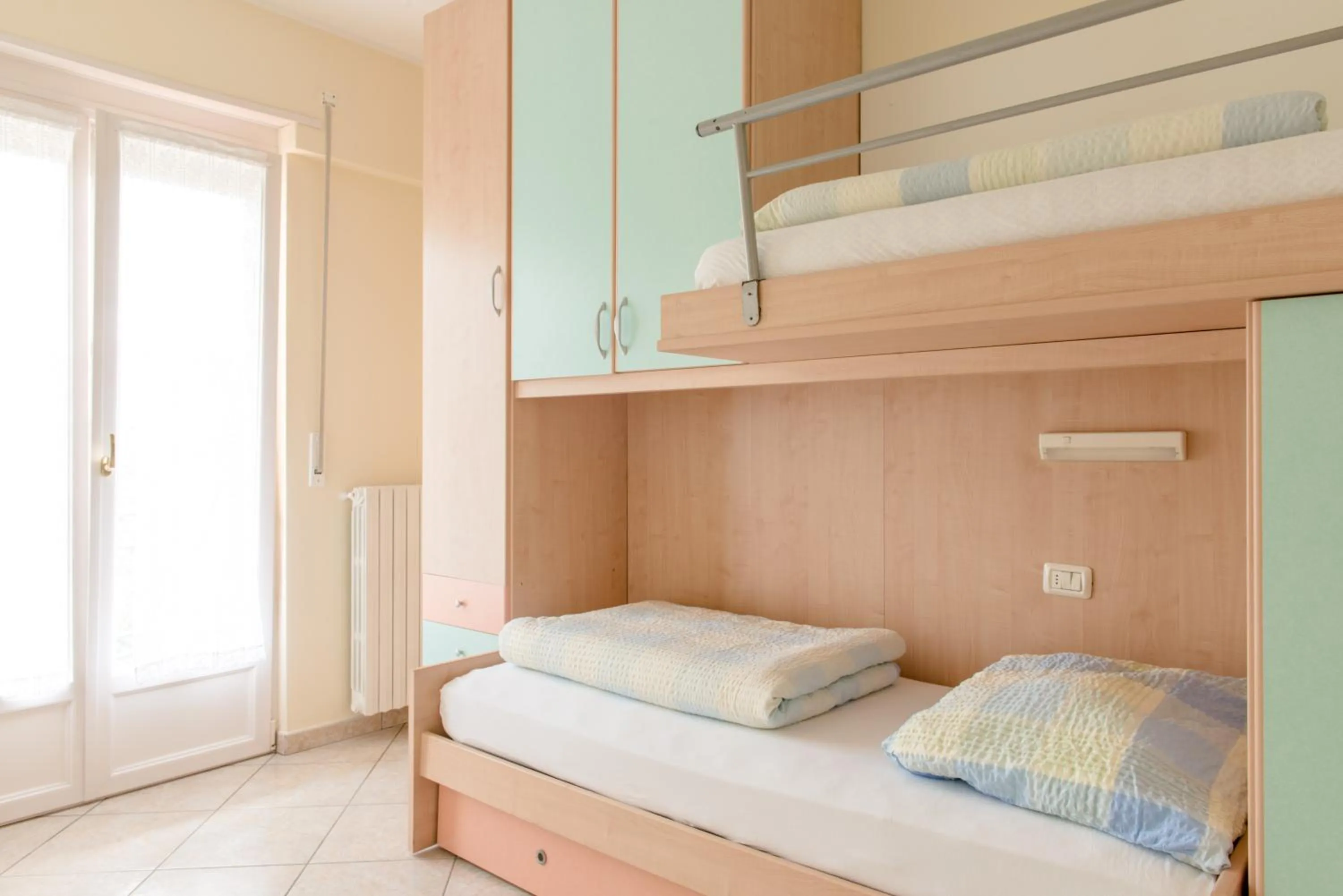 bunk bed, Bed in Residence Terry