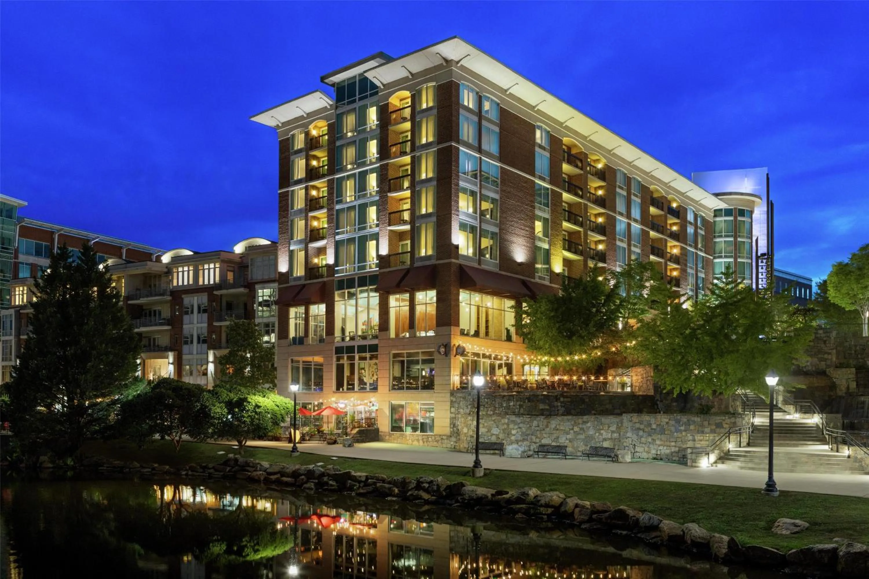 Property building in Hampton Inn & Suites Greenville-Downtown-Riverplace