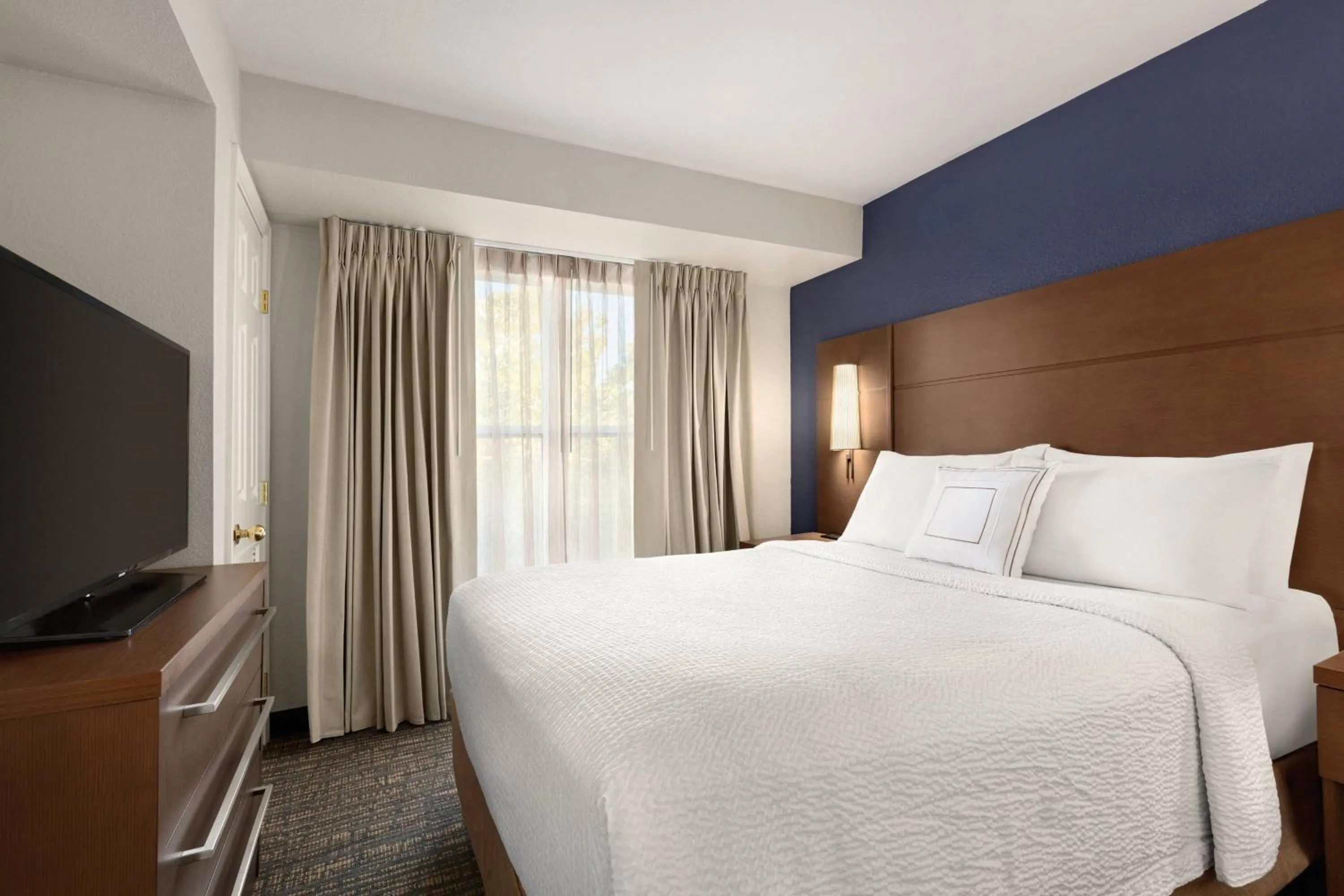 Bedroom, Bed in Residence Inn Sacramento Folsom