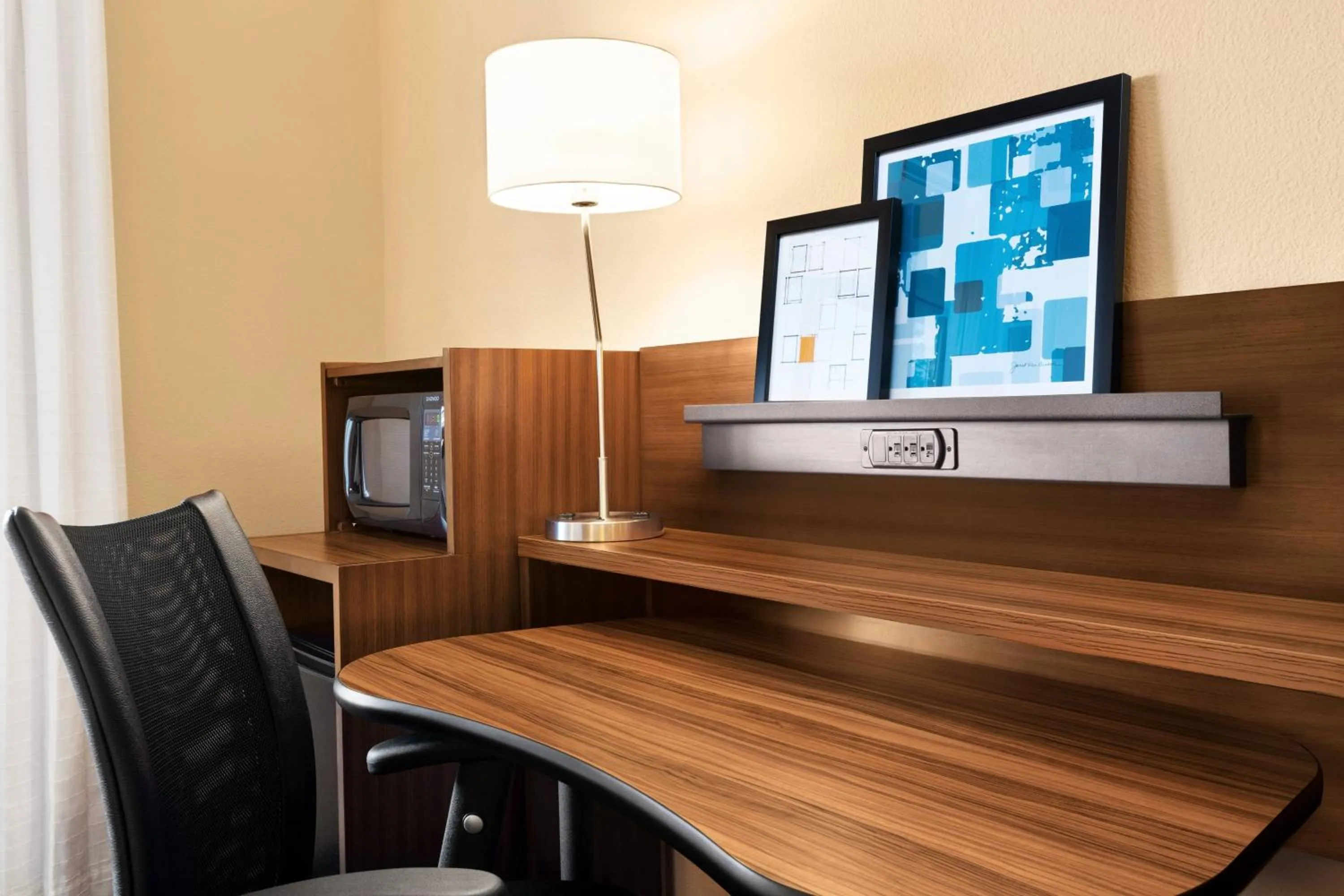 Photo of the whole room in Fairfield Inn Roseville