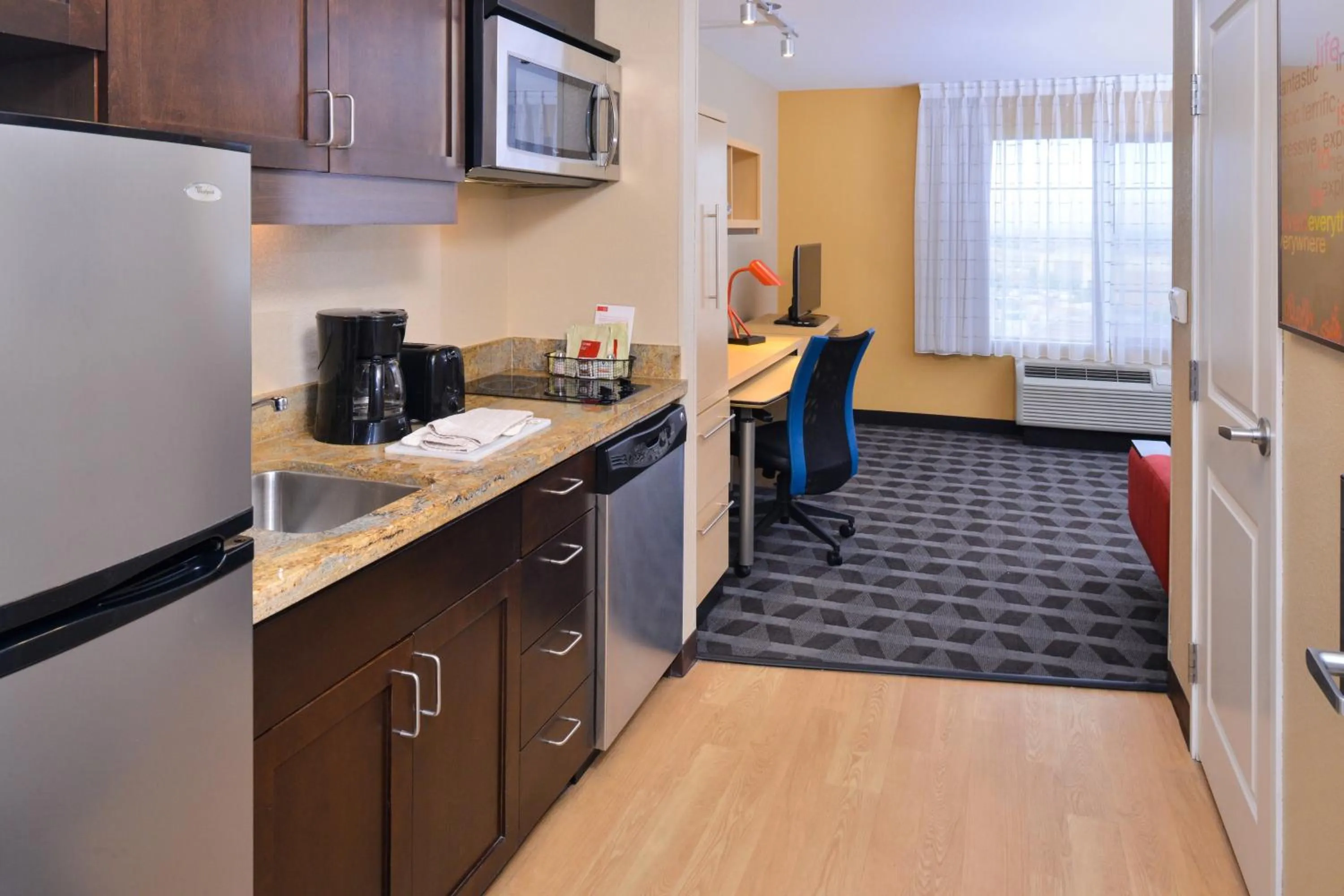 Kitchen or kitchenette in TownePlace Suites by Marriott Las Vegas Henderson