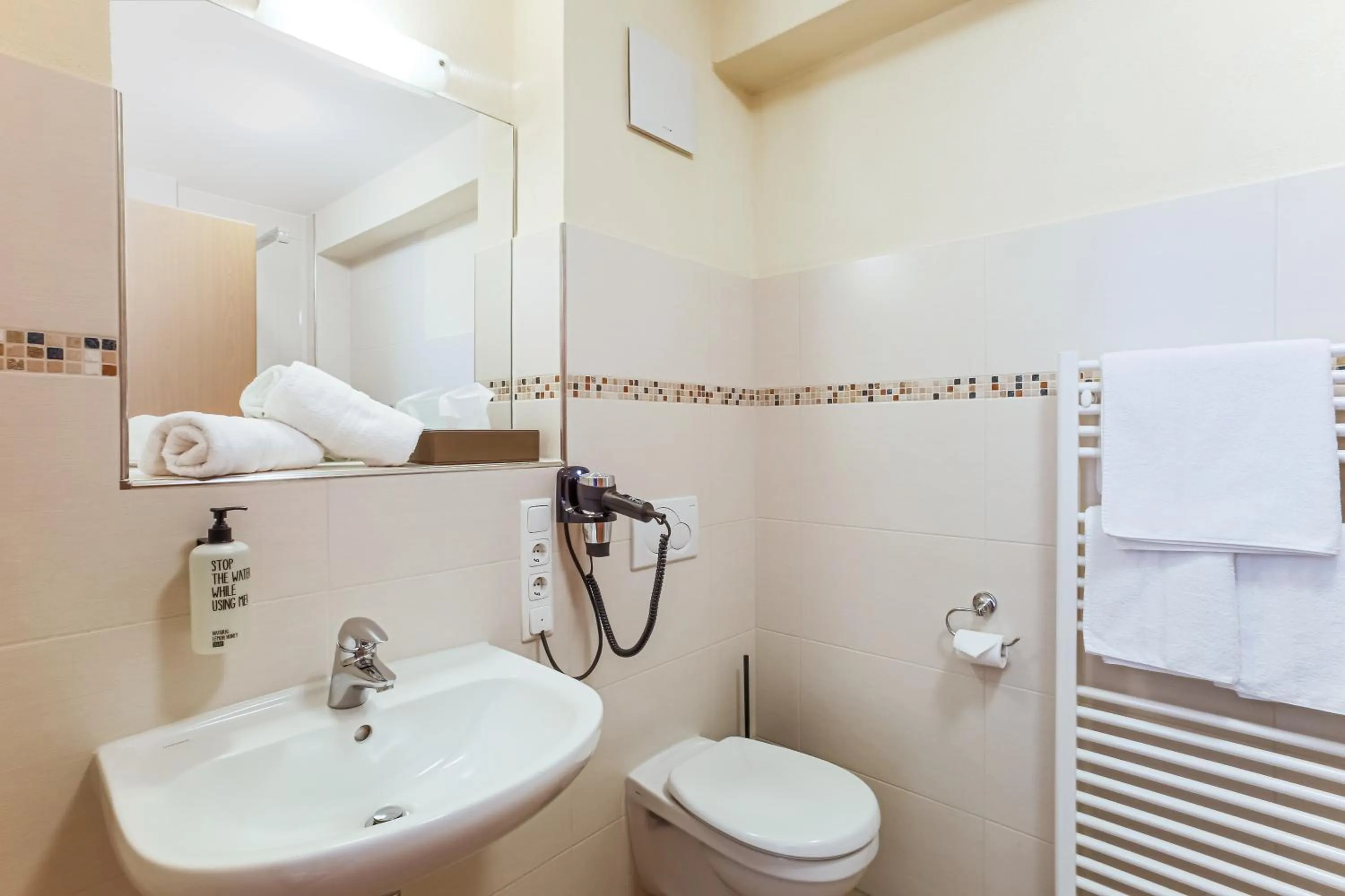 Bathroom in Berggasthof Banzer Wald