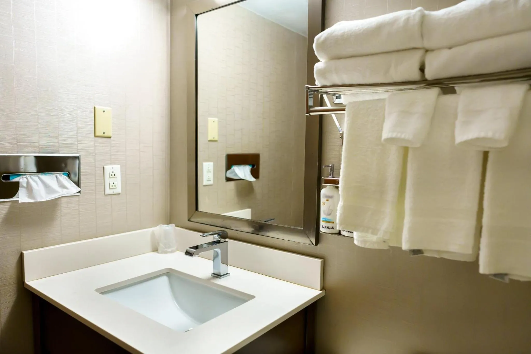 Photo of the whole room in Iris Hotel Cape Cod