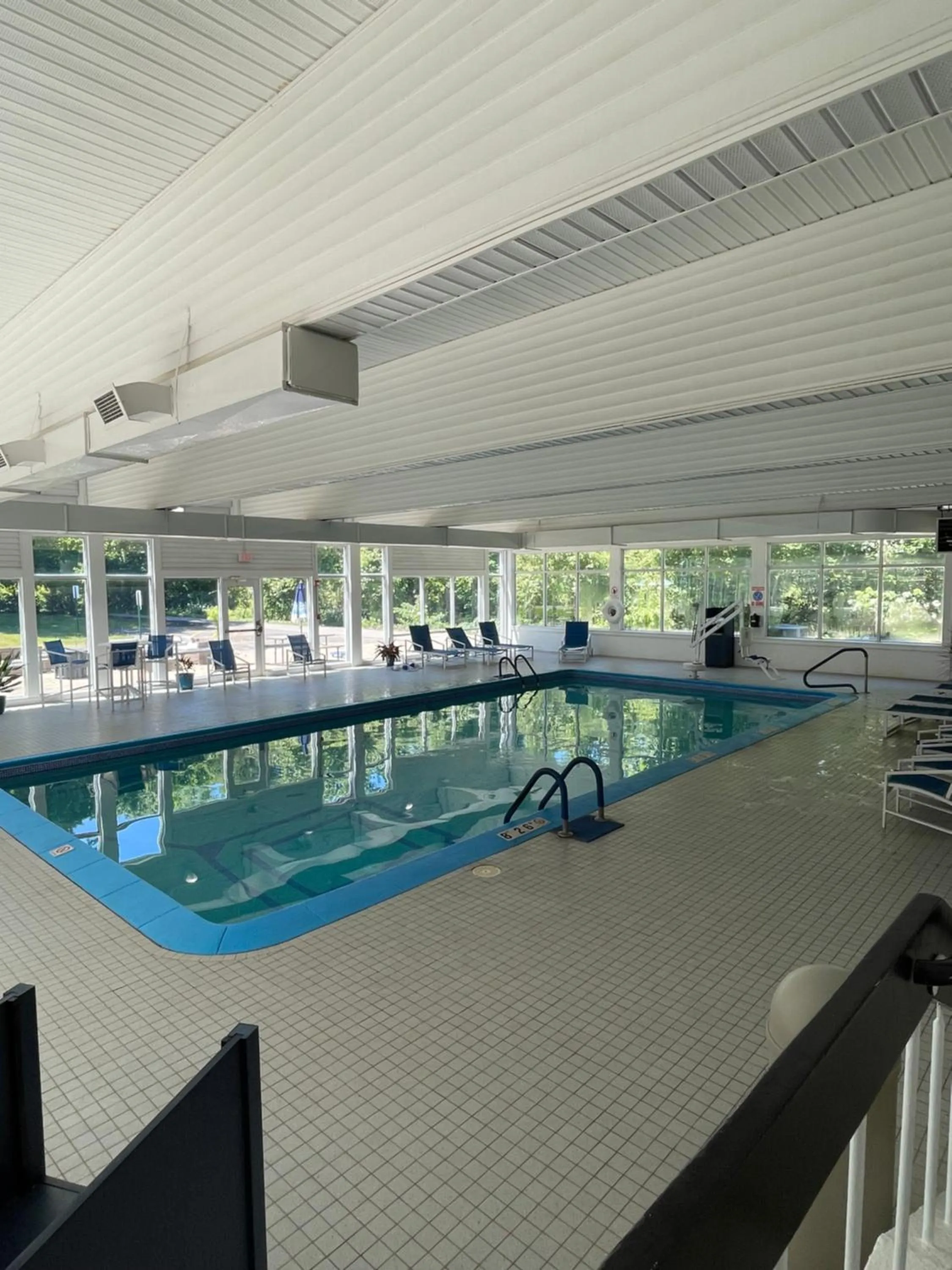 Swimming pool in Iris Hotel Cape Cod