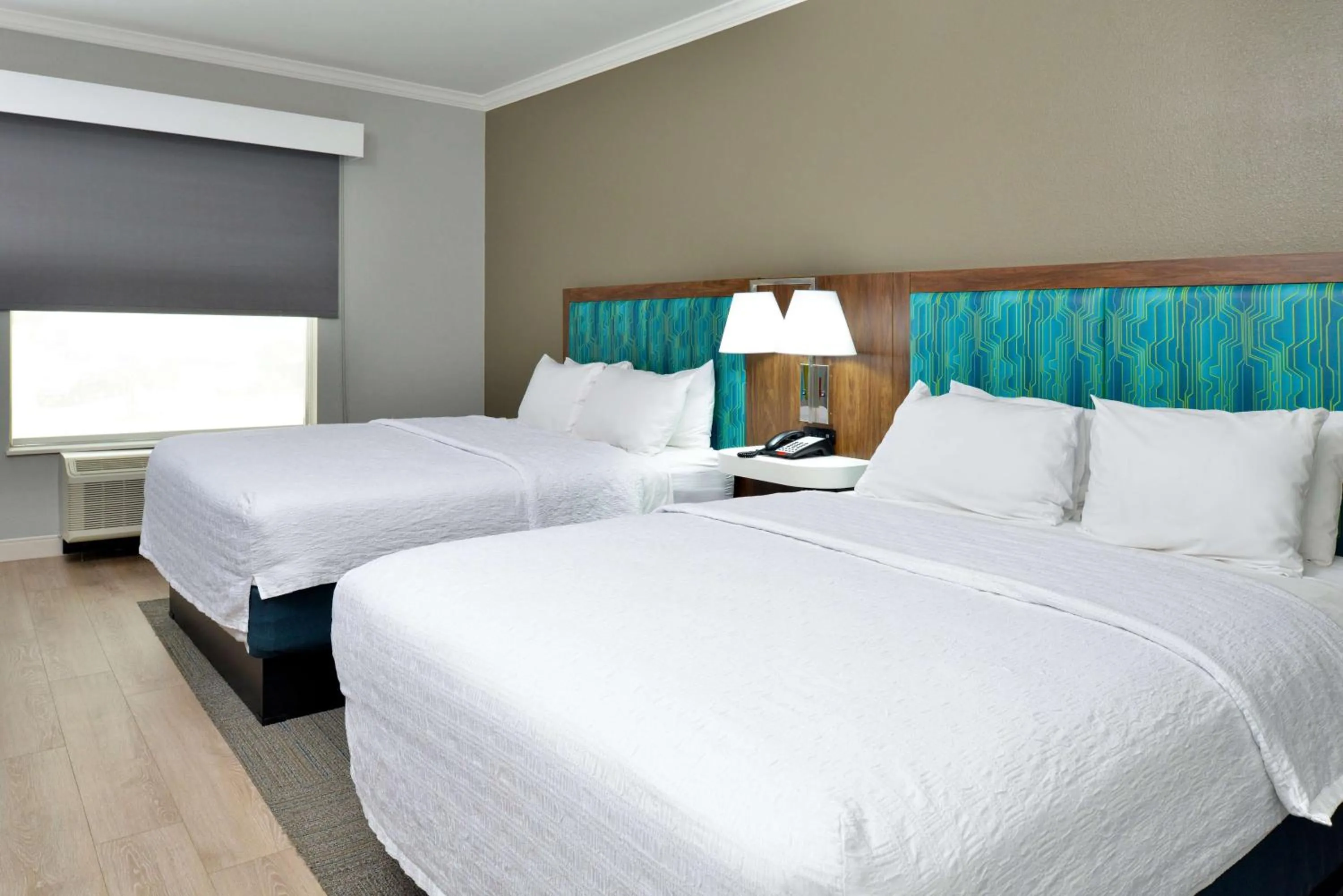 Bed in Hampton Inn & Suites Greenville