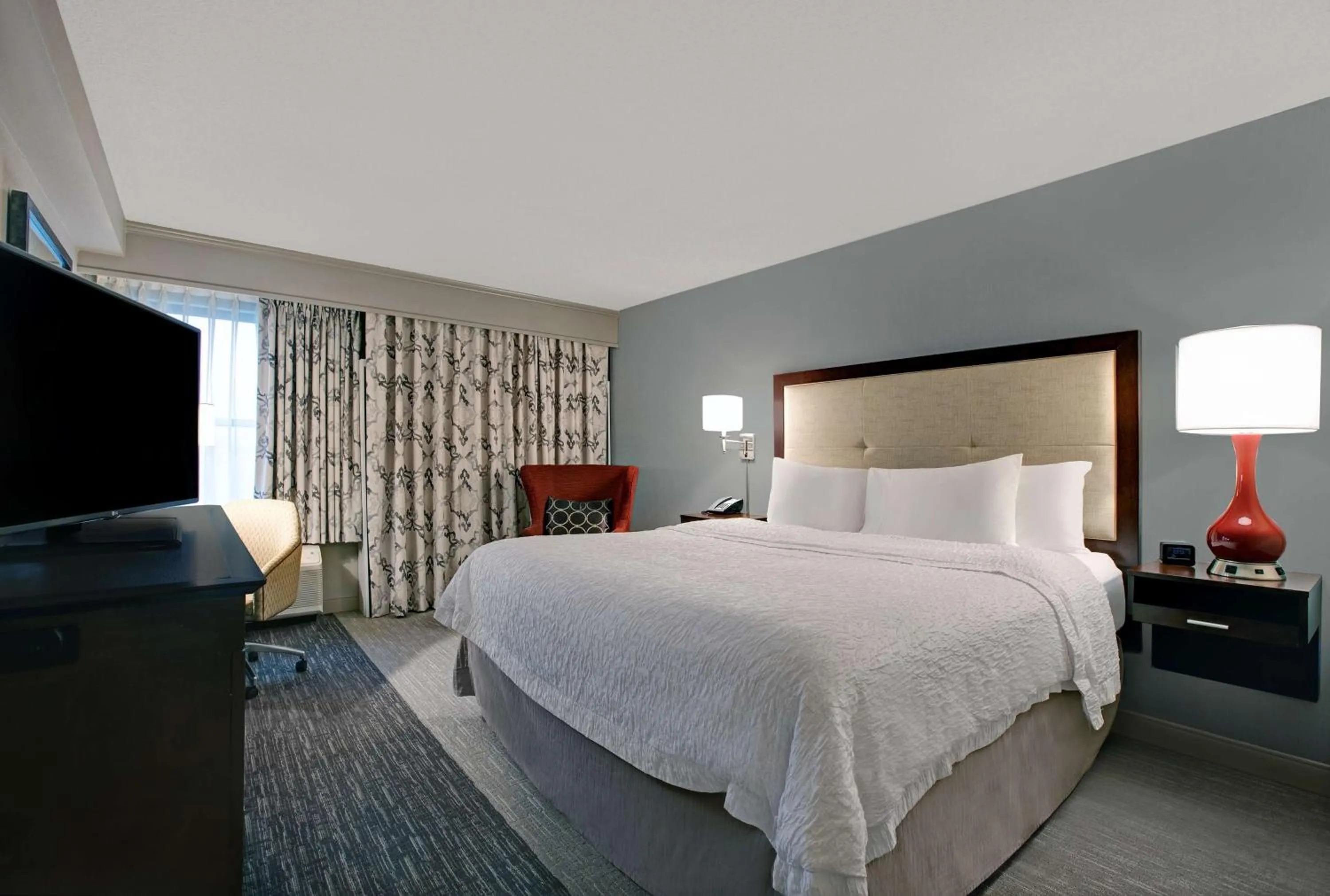 Bed in Hampton Inn Greenville/Woodruff Road