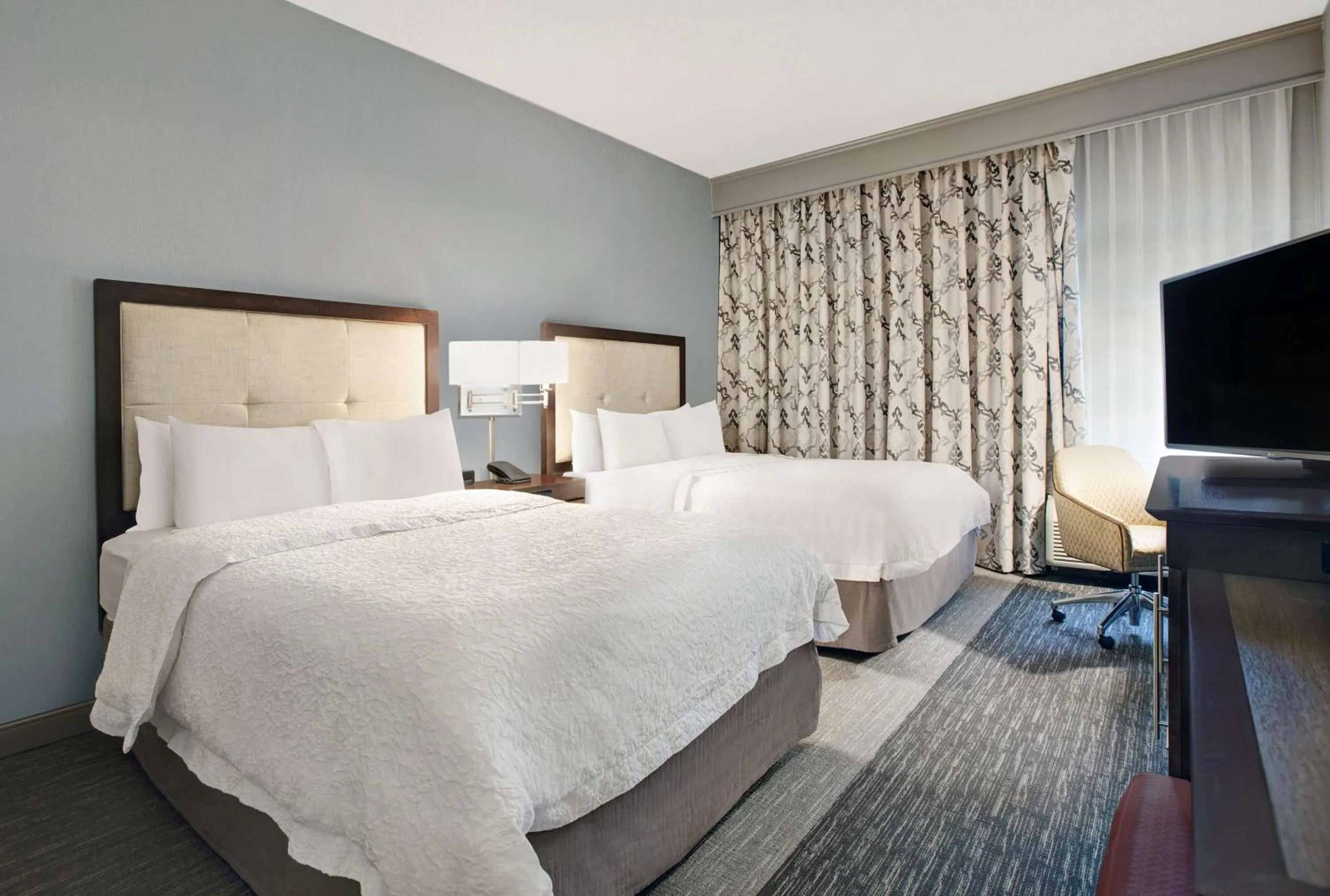 Bed in Hampton Inn Greenville/Woodruff Road